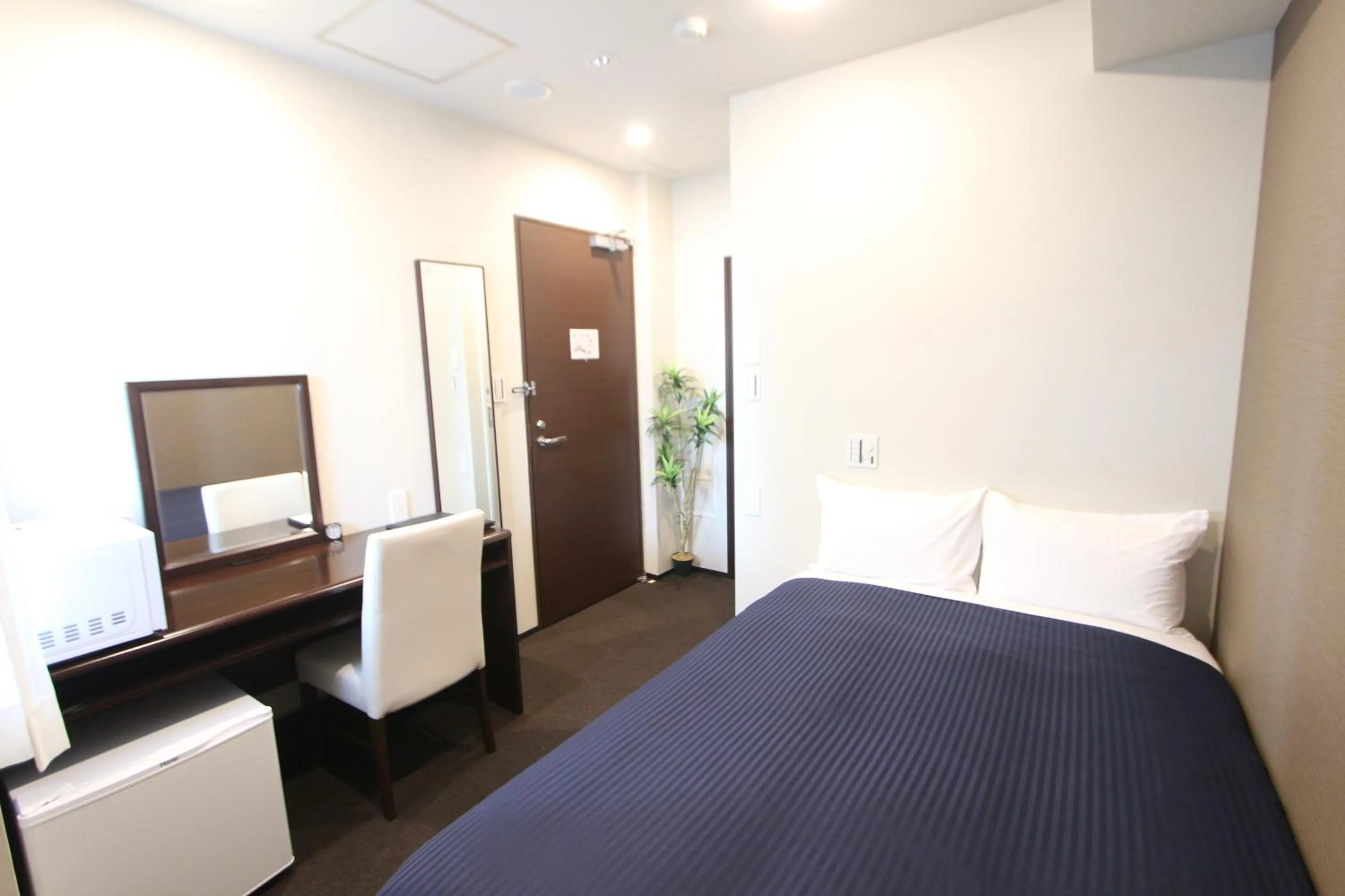 Photo of the whole room, Bed in HOTEL LiVEMAX Higashi Ginza