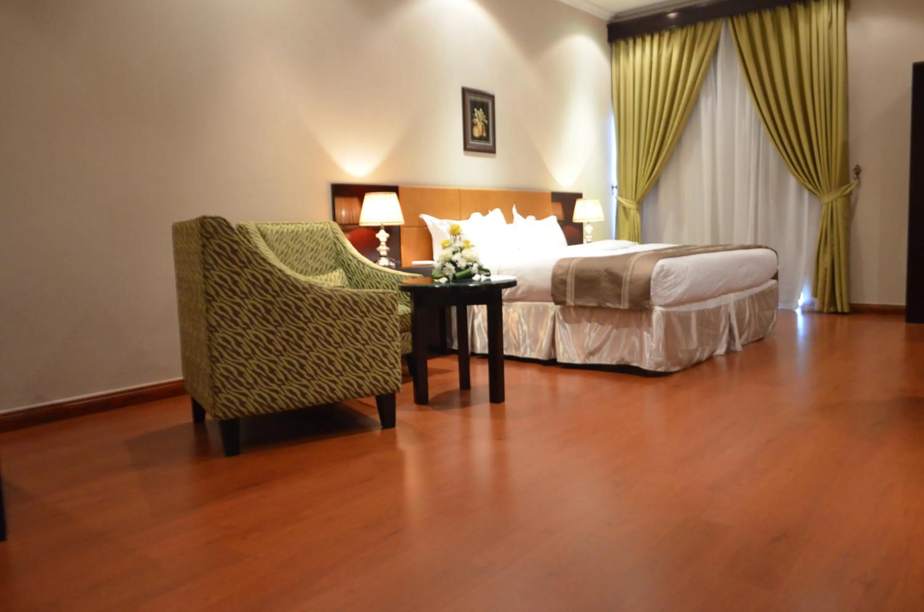 Photo of the whole room, Bed in One to One