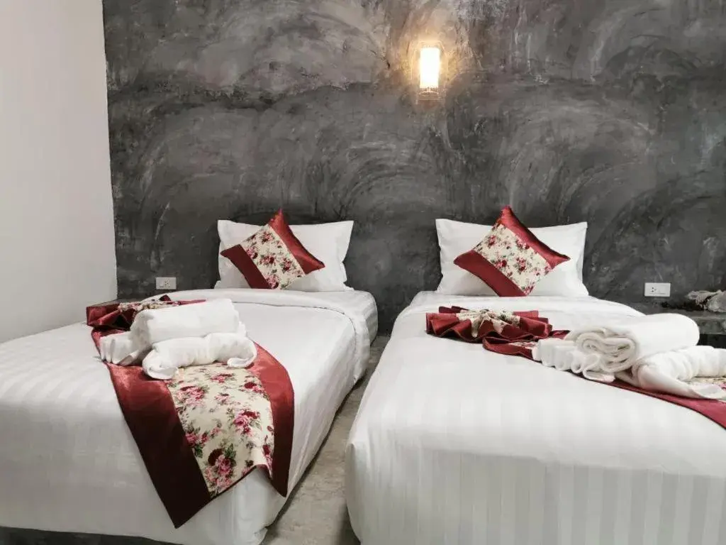 Deluxe Double or Twin Room in Lanta Long Beach Hostel Deluxe Double or Twin Room in Lanta Long Beach Hostel