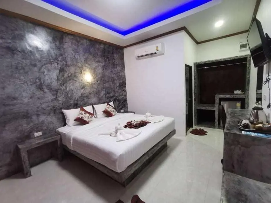 Bed in Lanta Long Beach Hostel