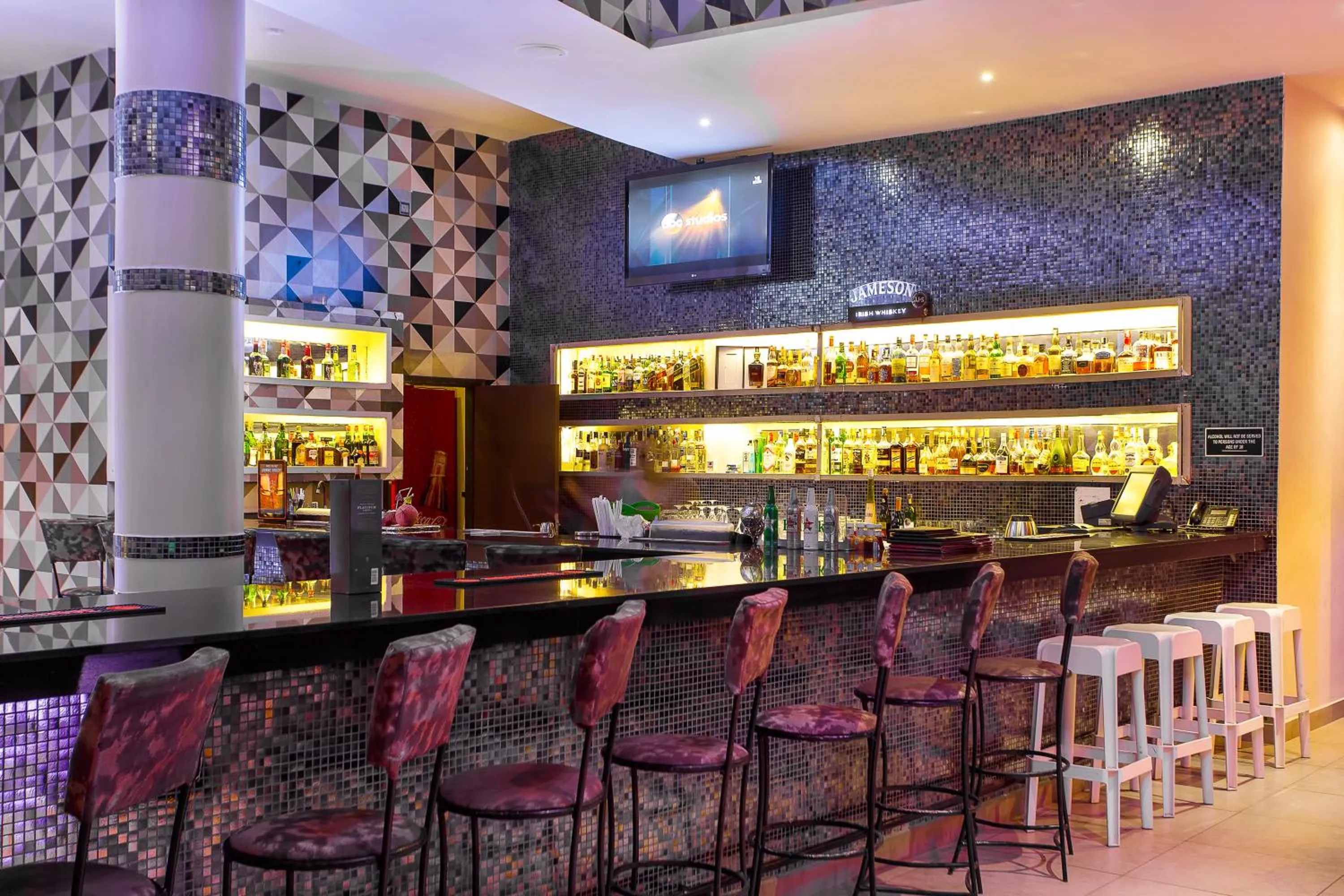 Lounge or bar in Bliss Resort