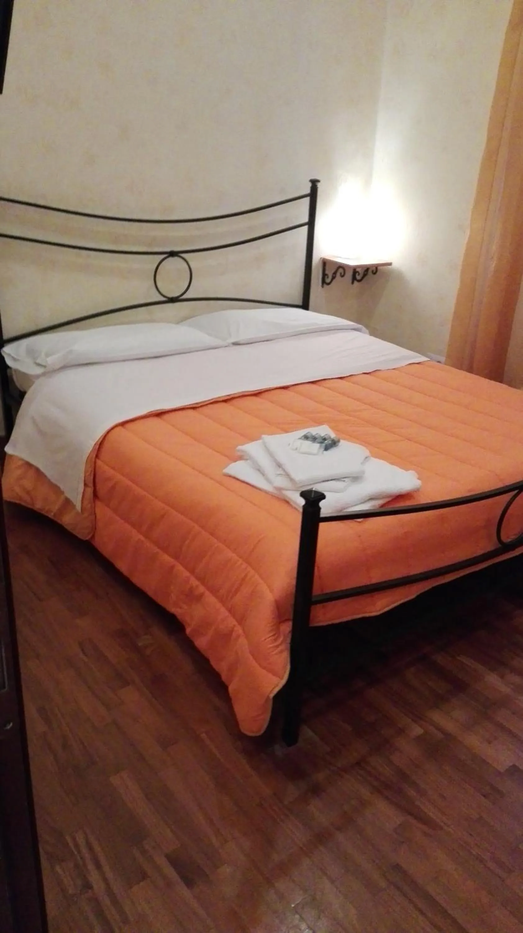 Photo of the whole room, Bed in Residenza Laterano