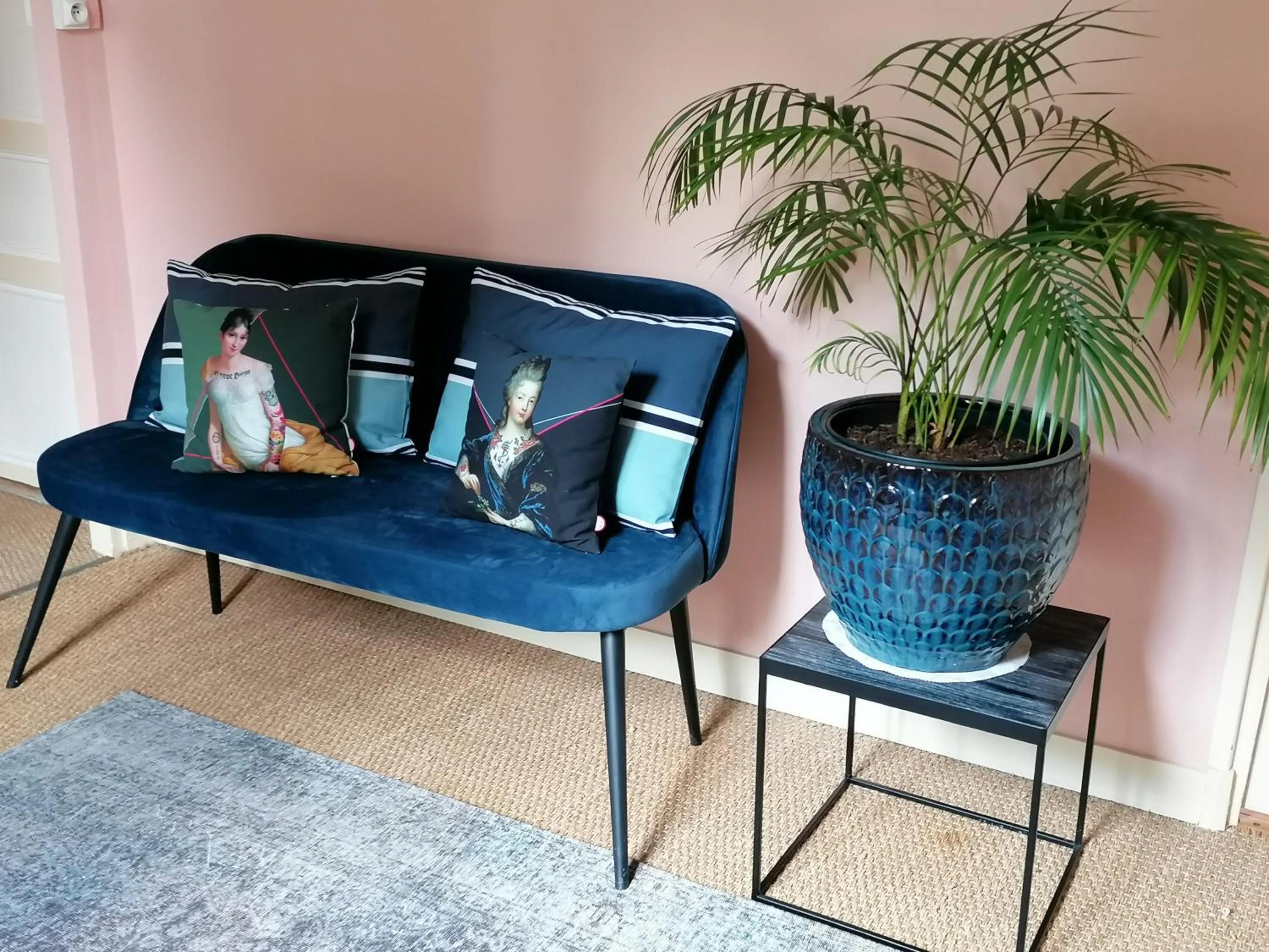 Seating area in La Tocade Del Arte - Dinan