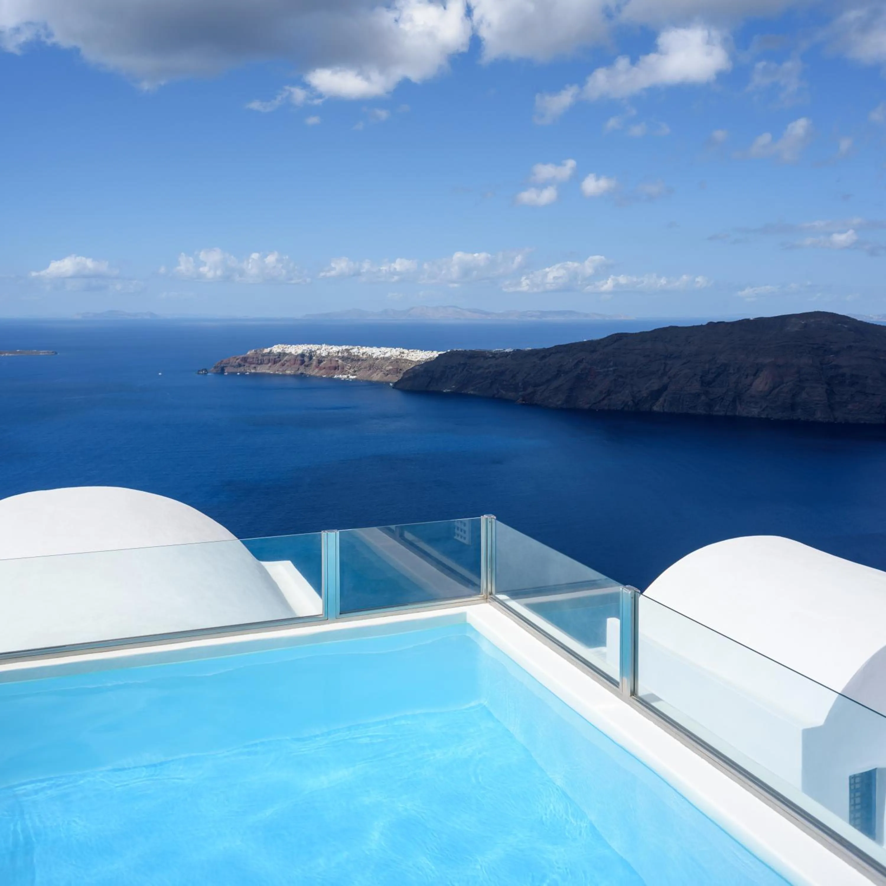 Pool view in Heliotopos