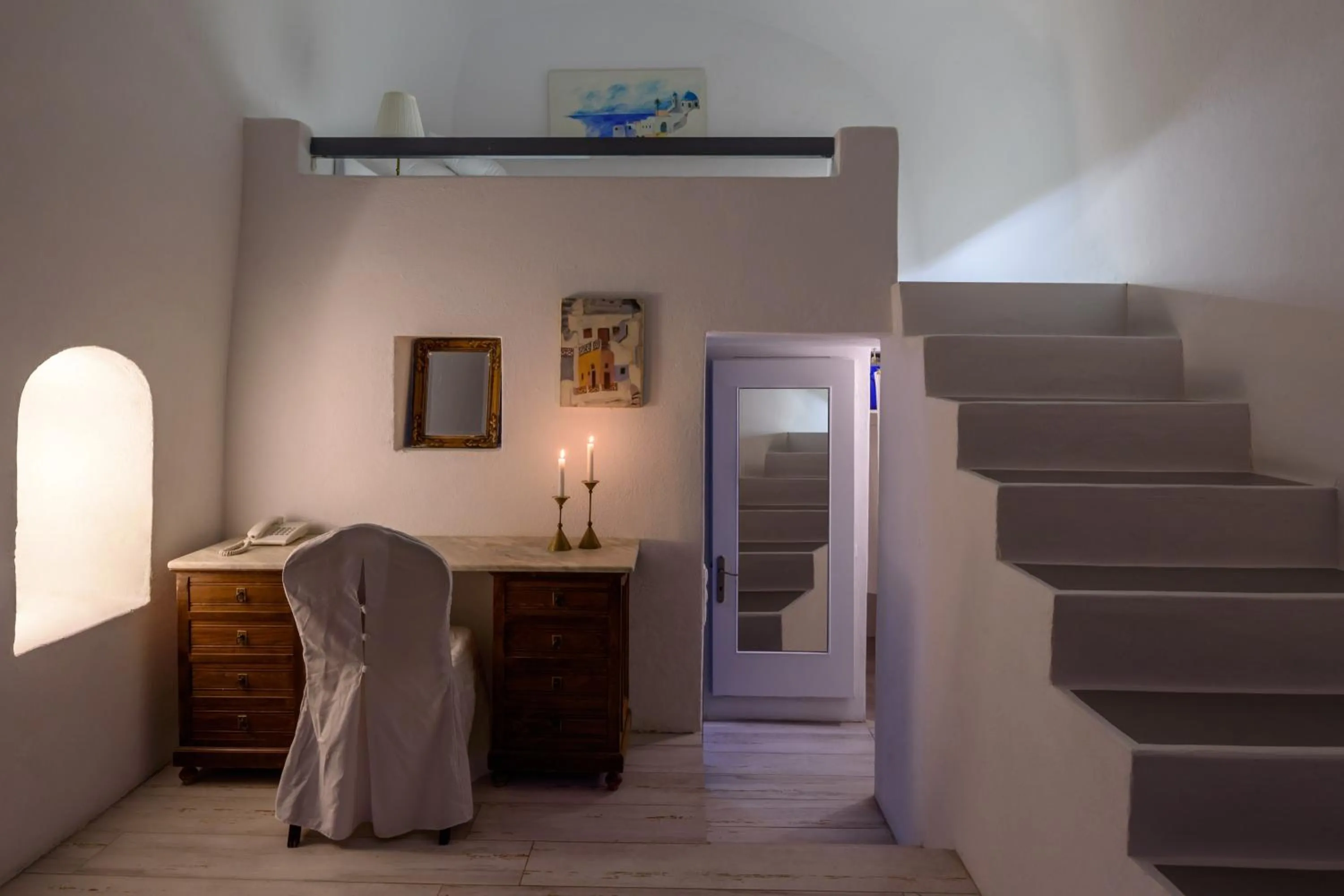 Photo of the whole room in Heliotopos