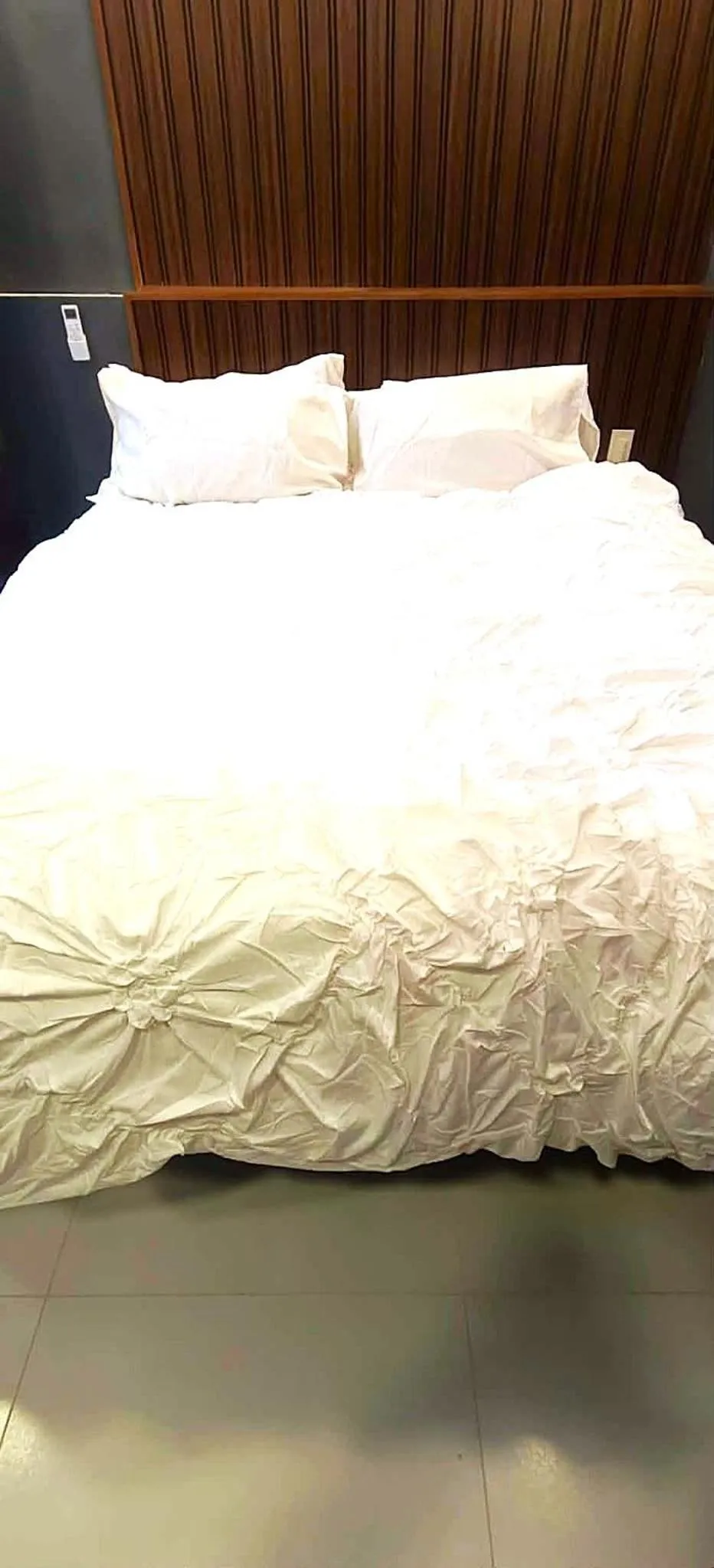 Bed in Gaea's Apartments