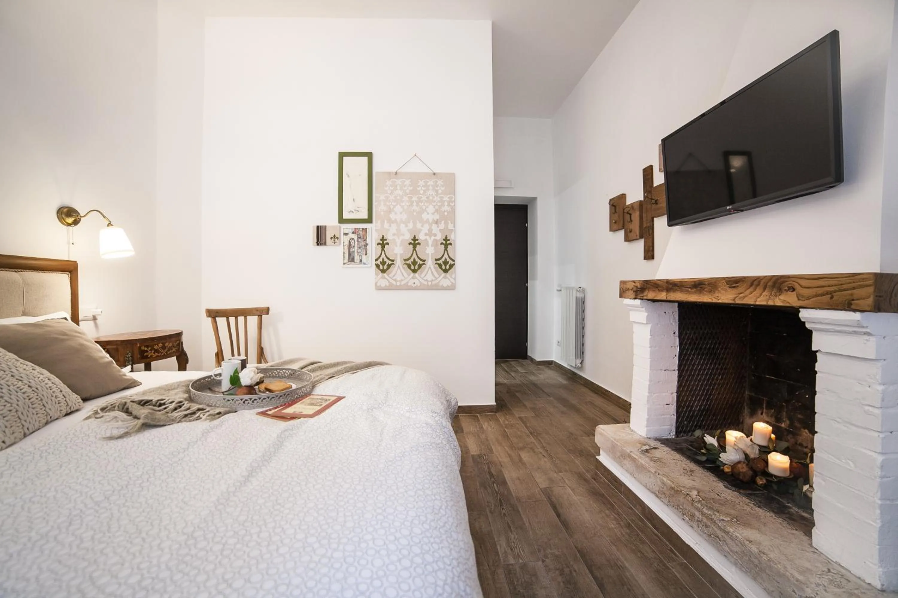 Bedroom, Bed in Maison Coquette