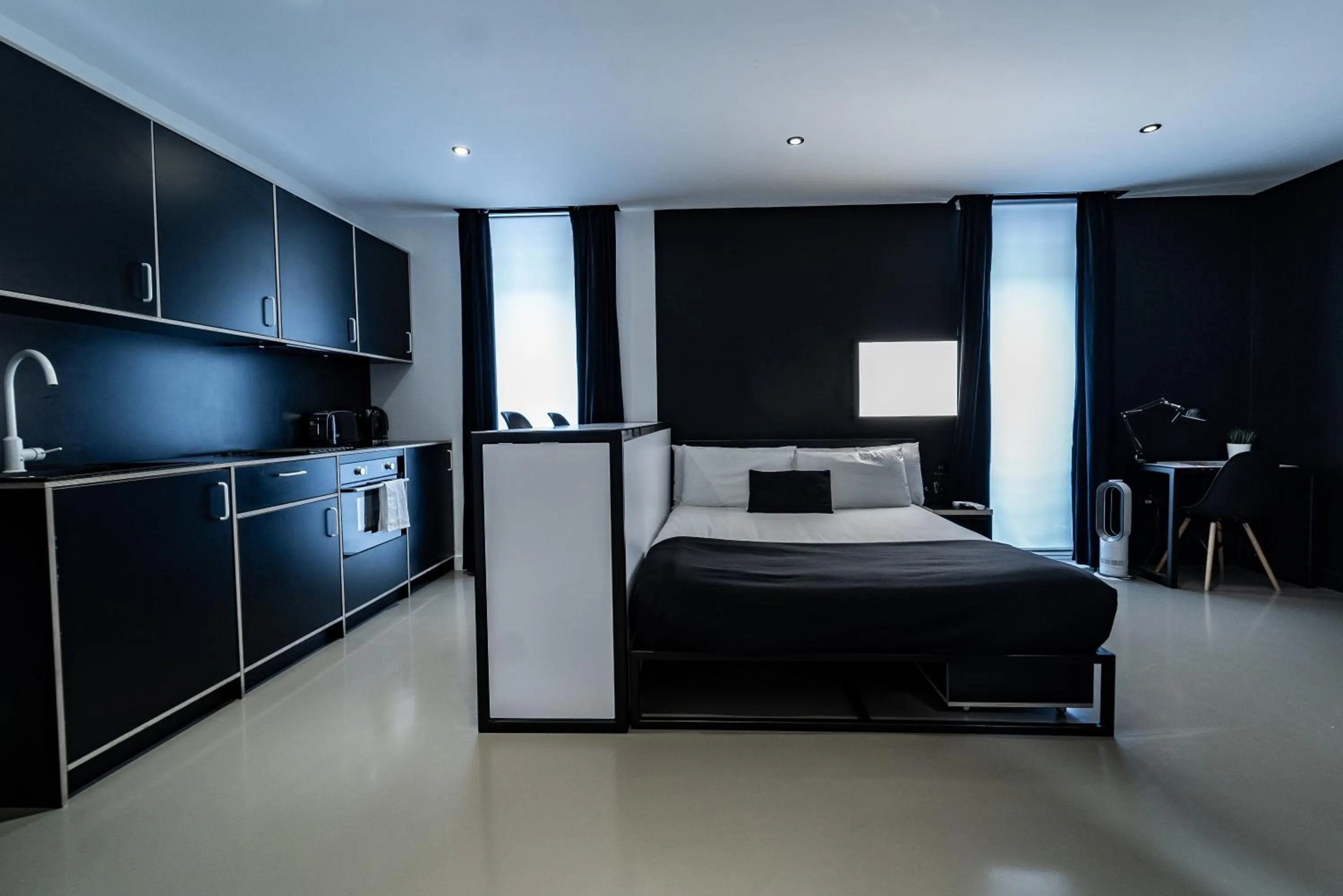 Photo of the whole room, Bed in Kip Hotel