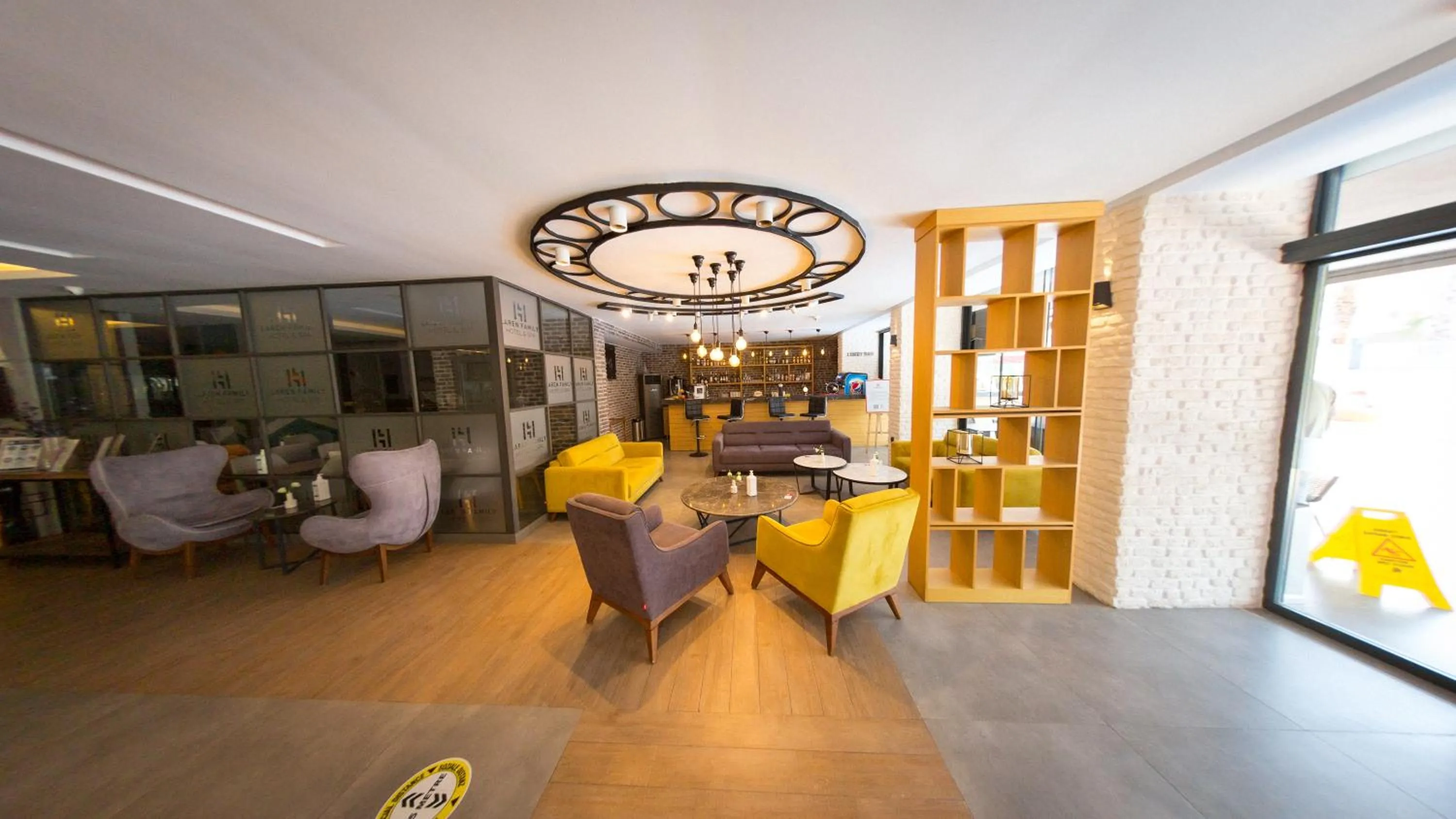 Library in Laren Family Hotel & Spa - Boutique Class