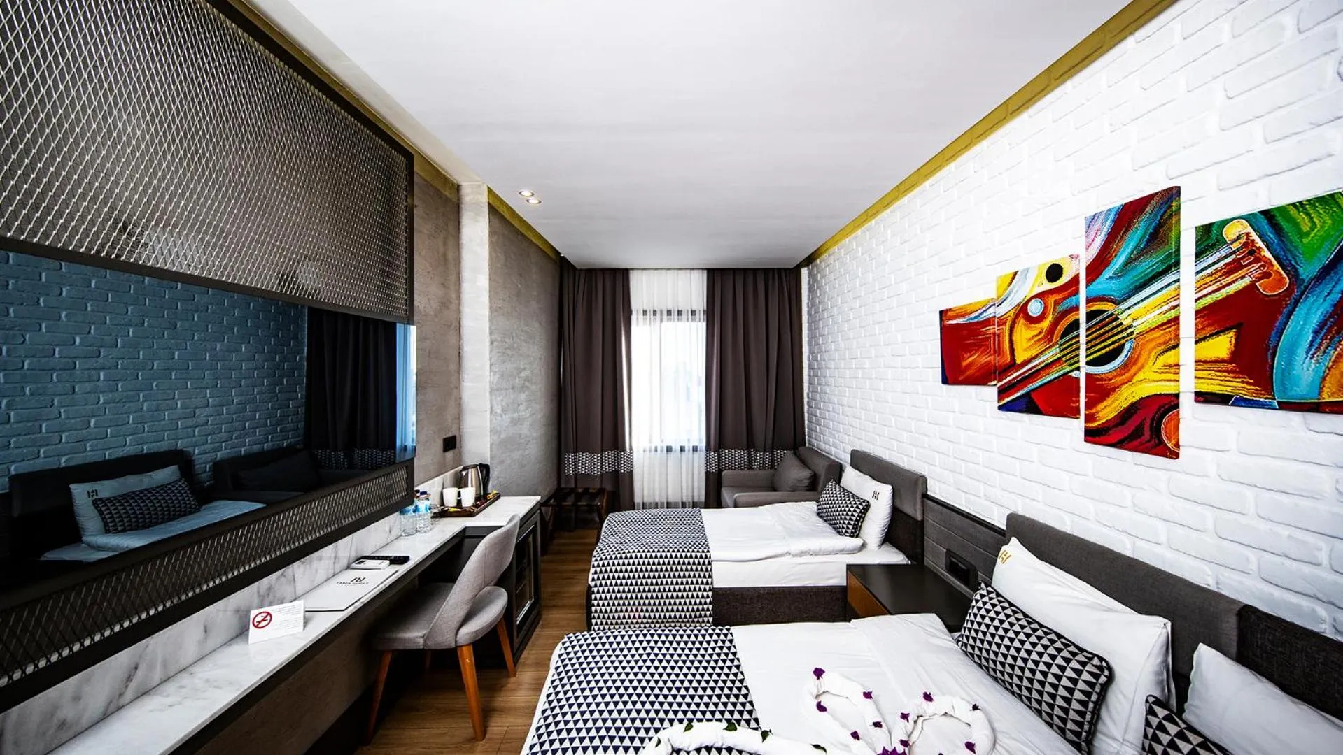 TV and multimedia in Laren Family Hotel & Spa - Boutique Class