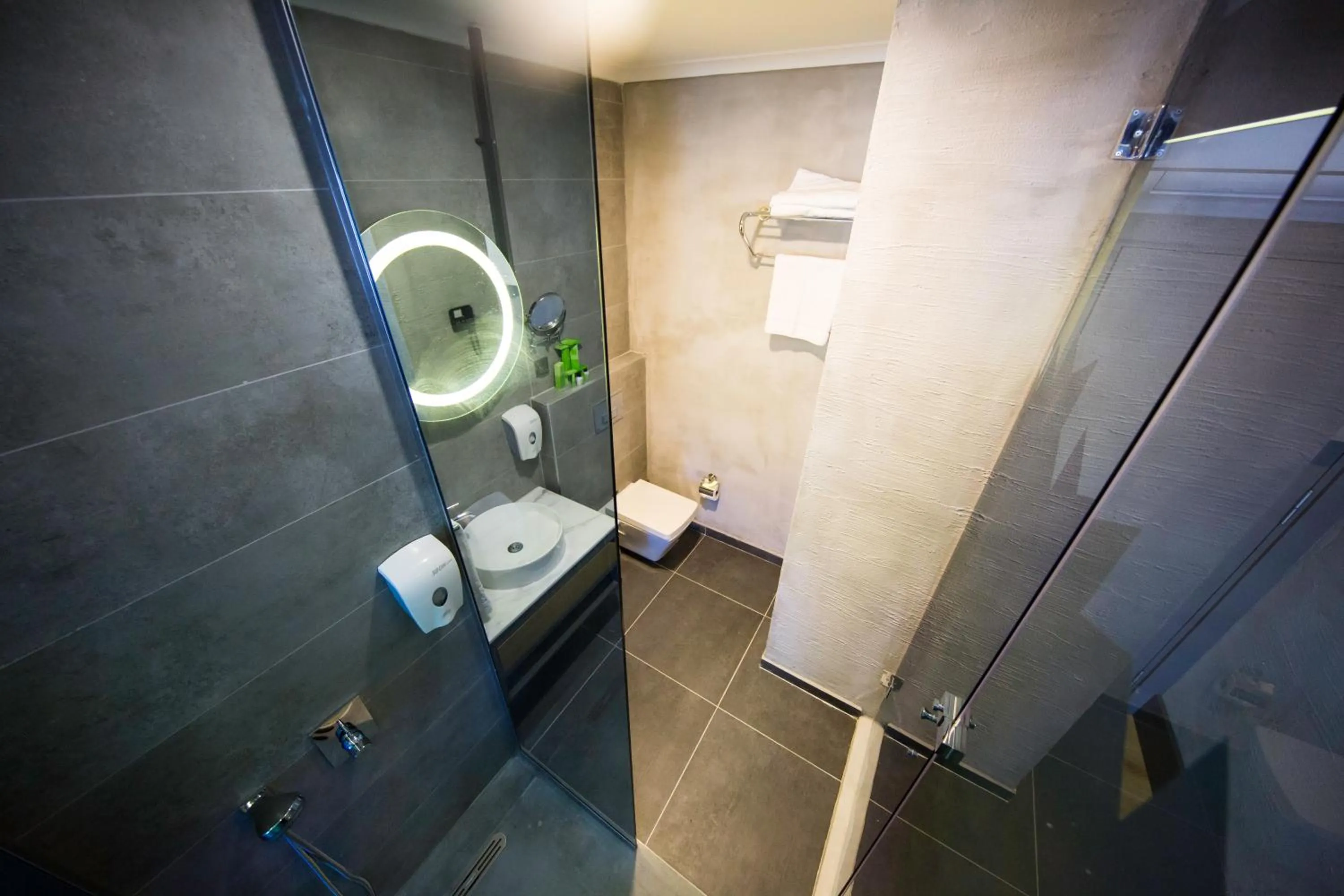 Shower in Laren Family Hotel & Spa - Boutique Class