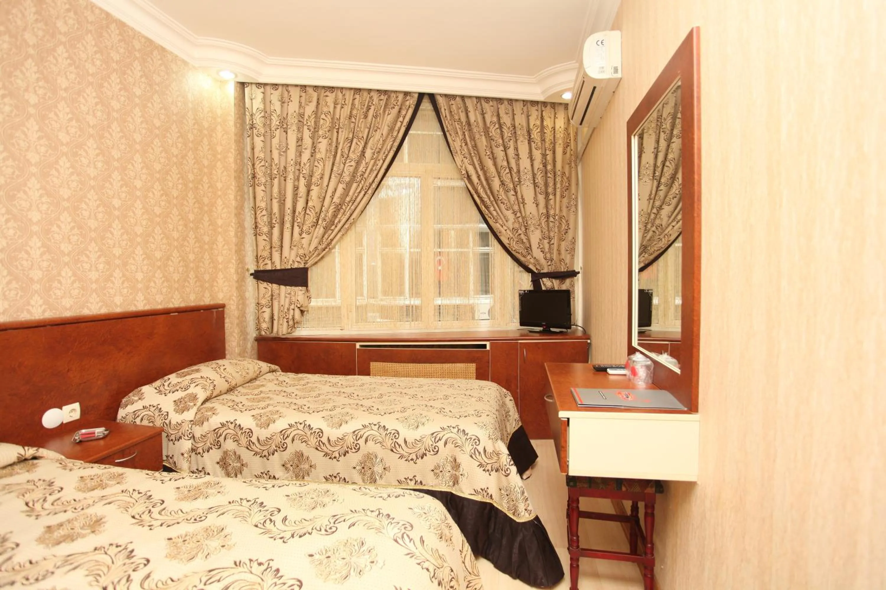 Photo of the whole room, Bed in Turvan Hotel