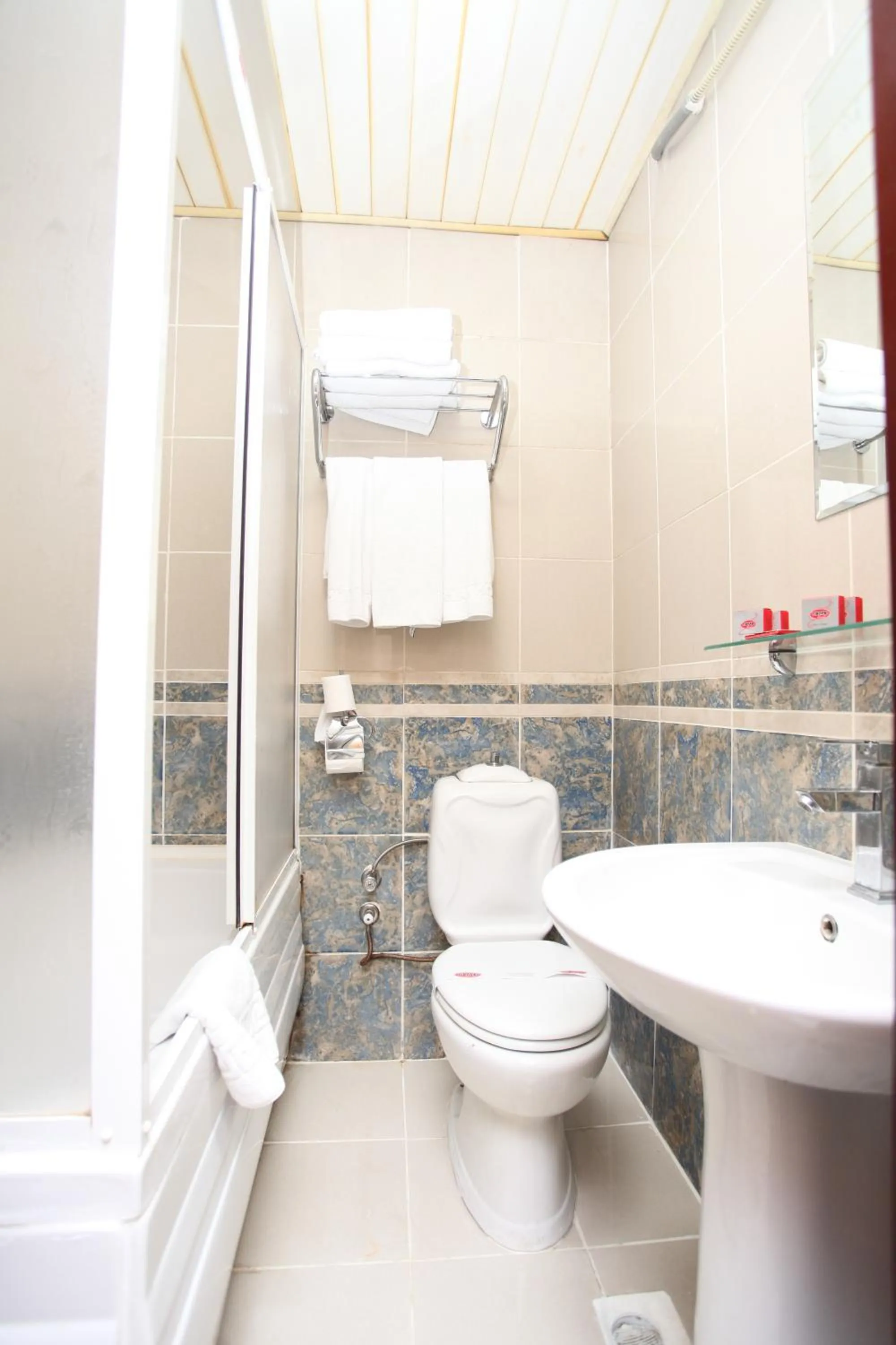 Bathroom in Turvan Hotel