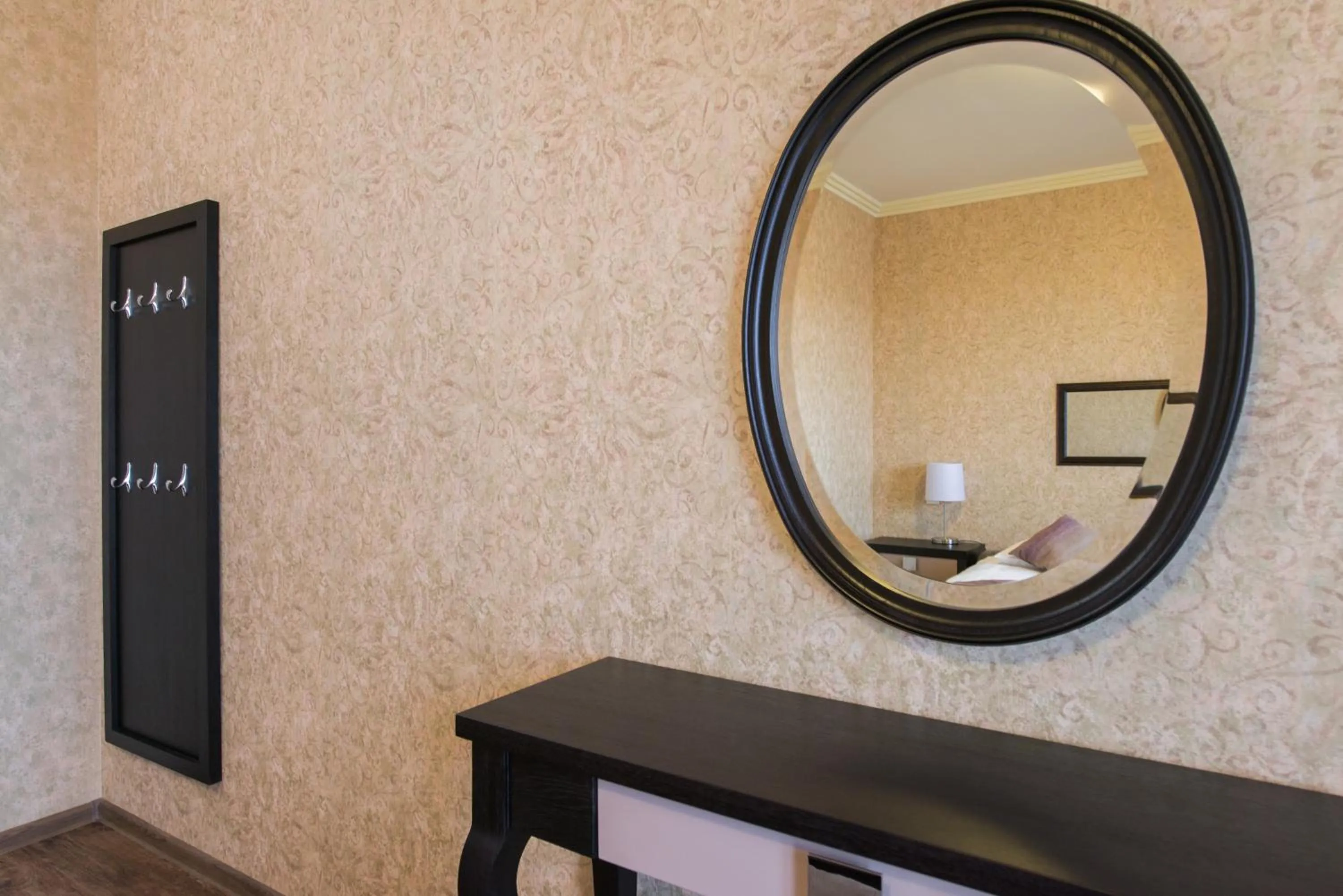 Photo of the whole room in Green Villa