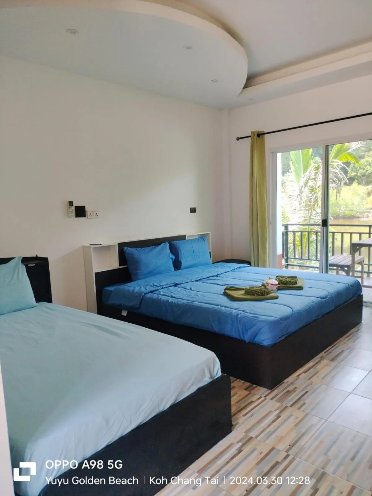 Photo of the whole room, Bed in Yuyu Golden Beach