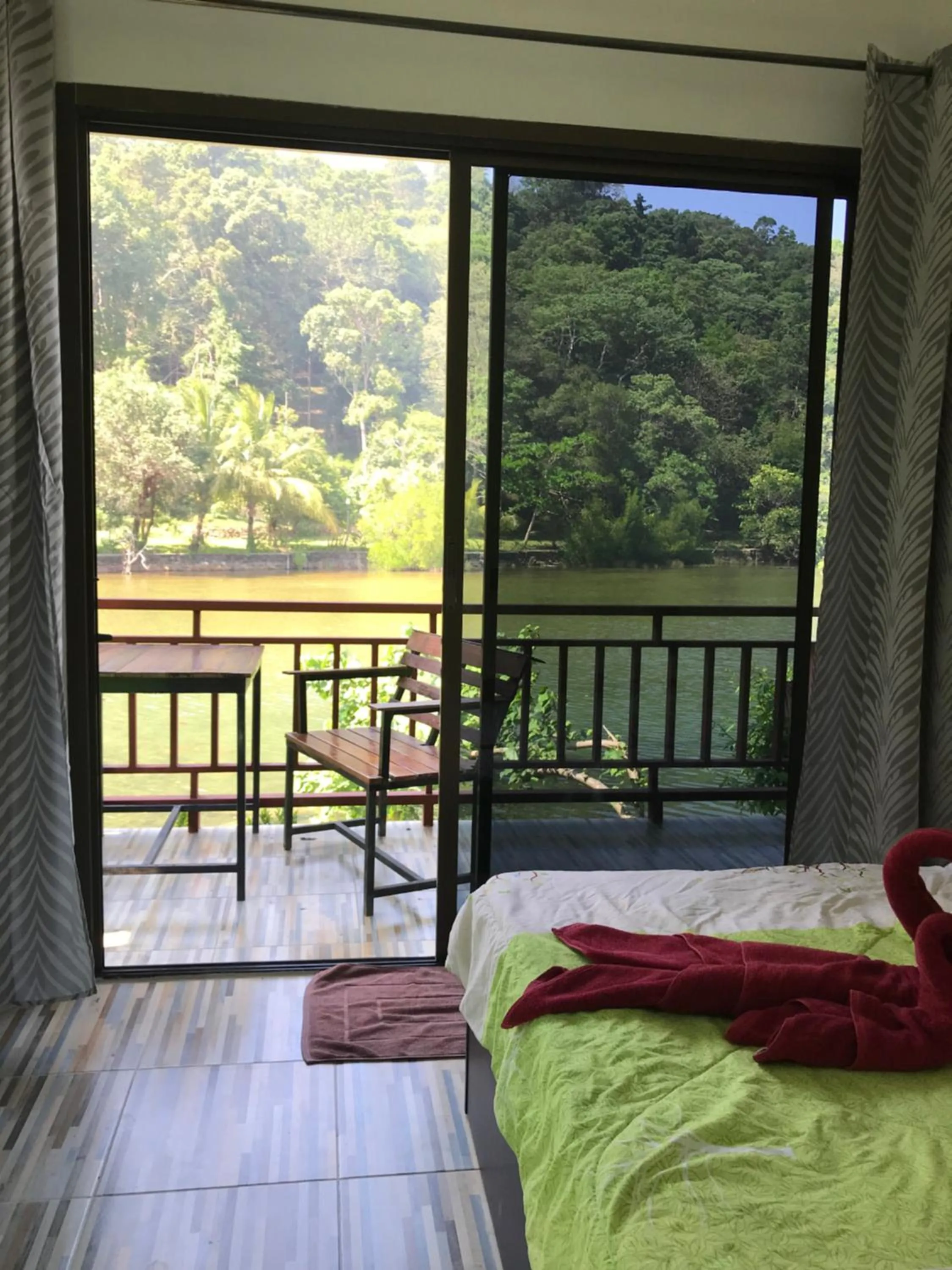 Balcony/Terrace, Bed in Yuyu Golden Beach