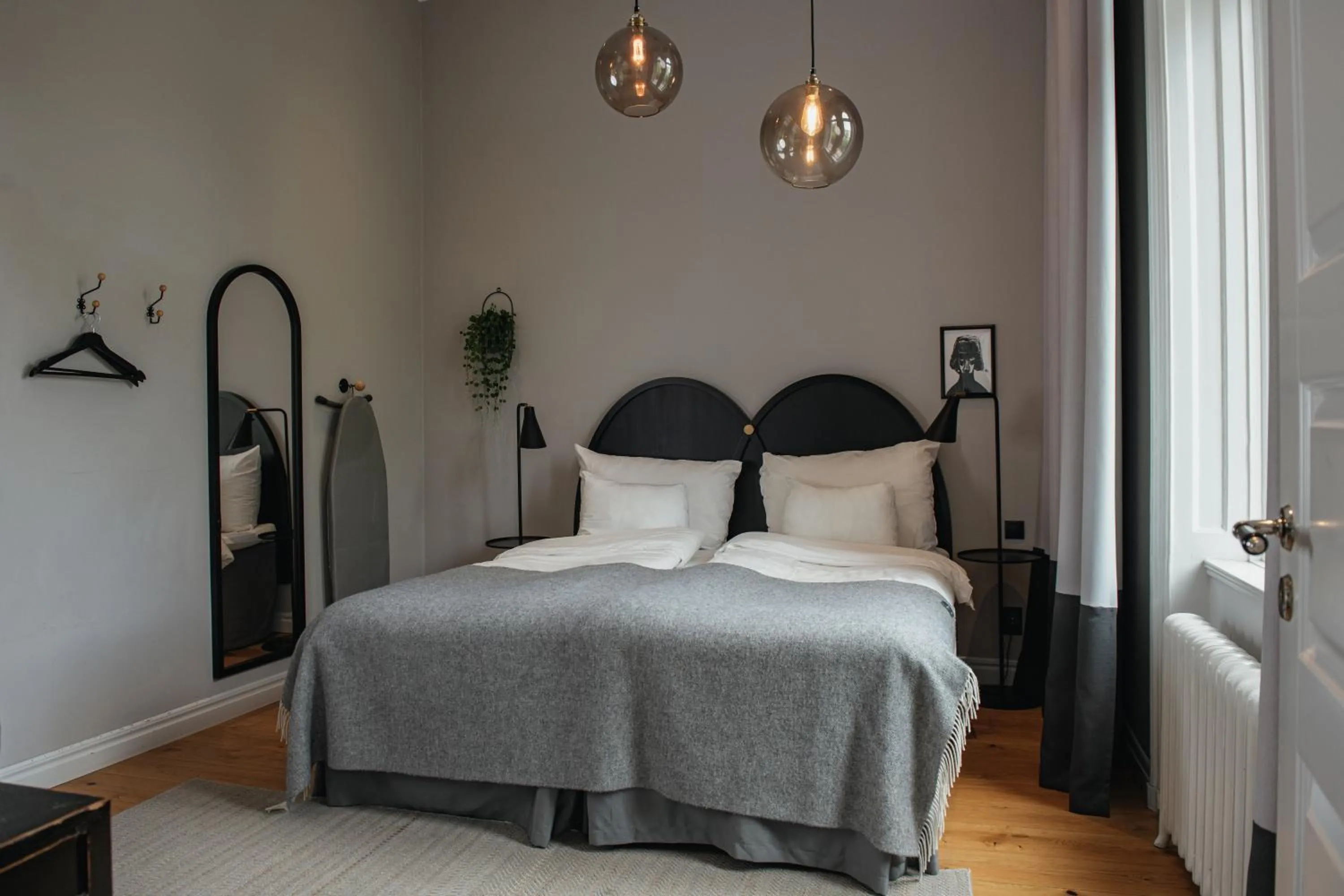 Property building, Bed in Home Hotel Borgen
