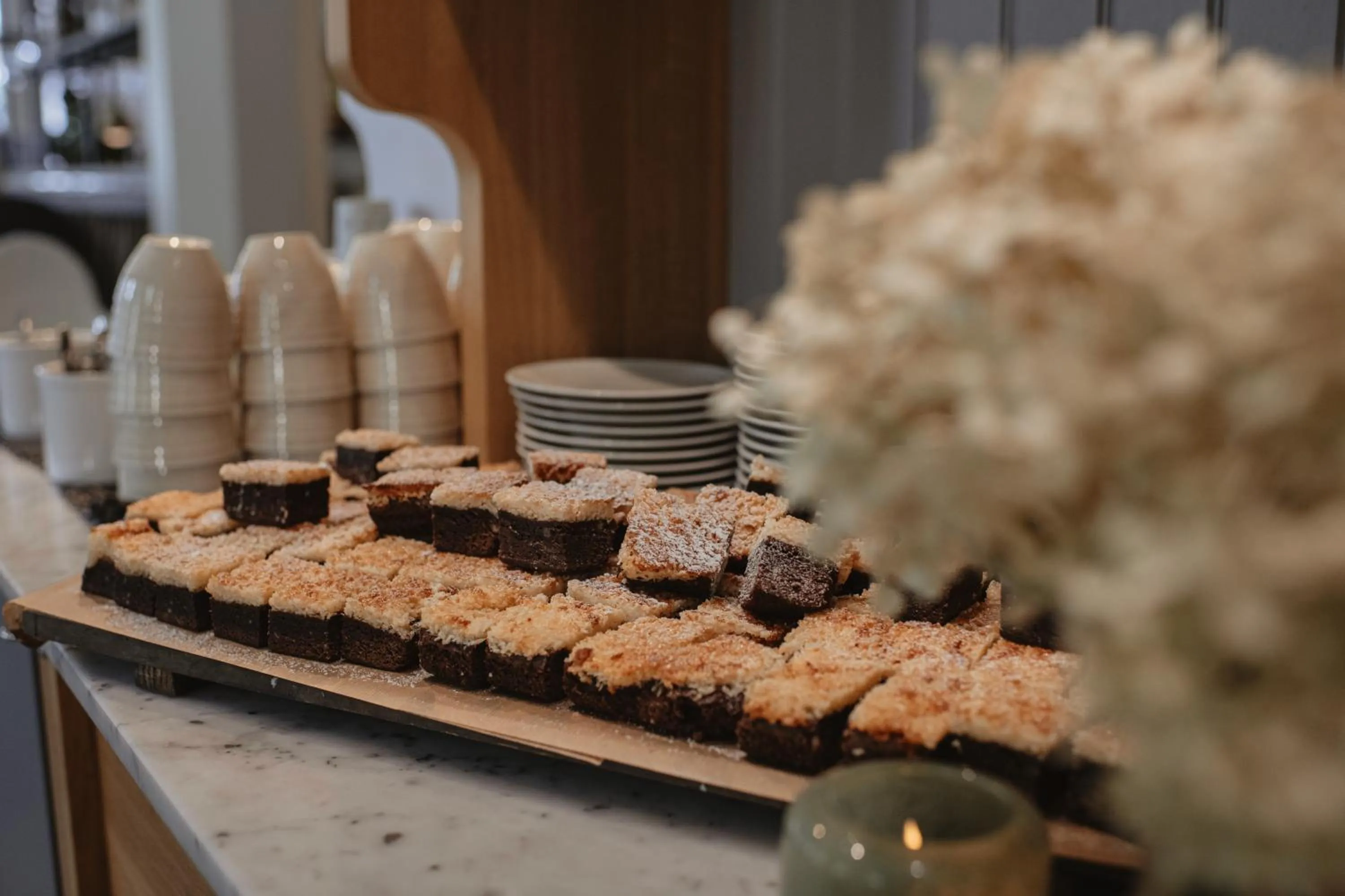 Restaurant/places to eat in Home Hotel Borgen