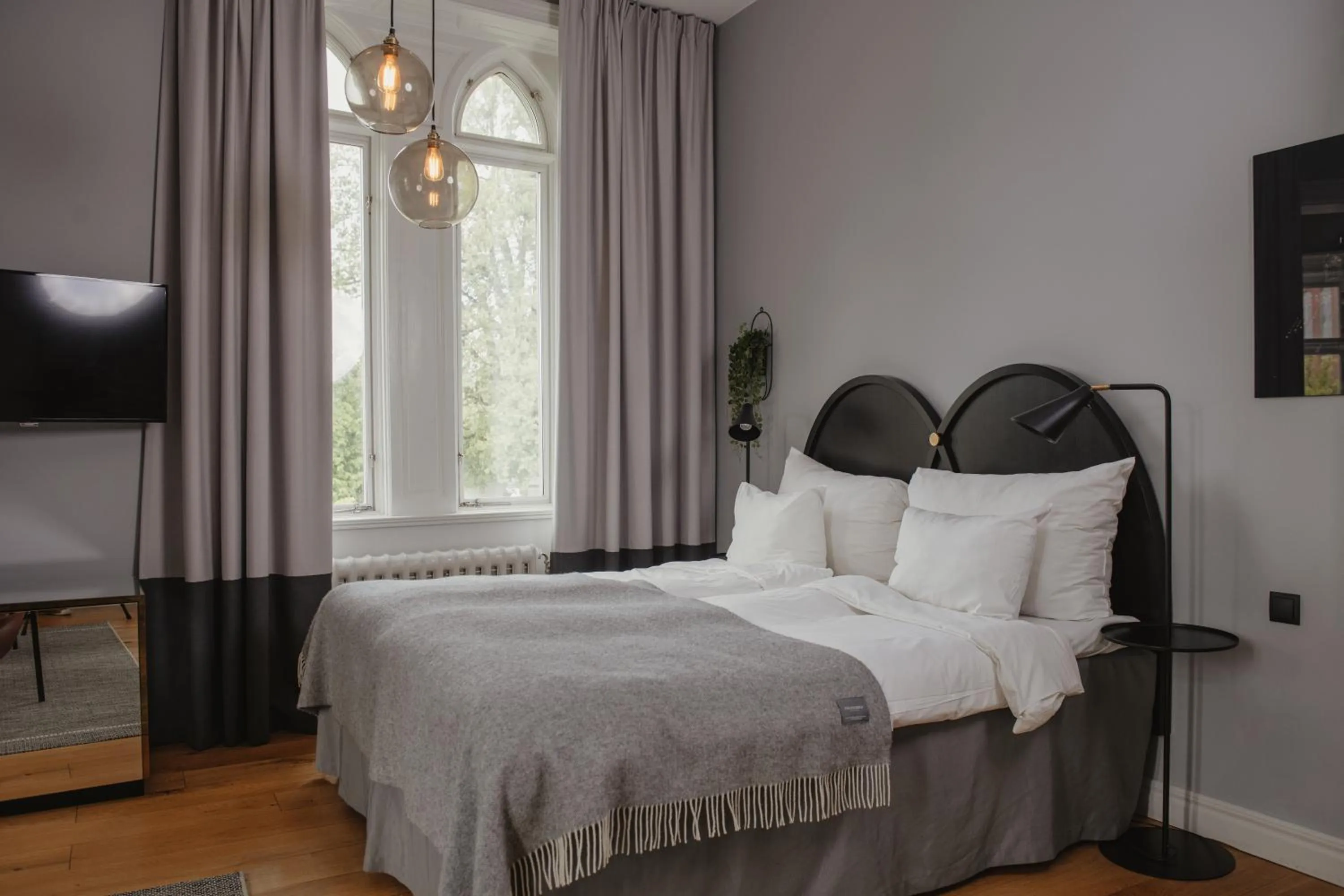 Property building, Bed in Home Hotel Borgen