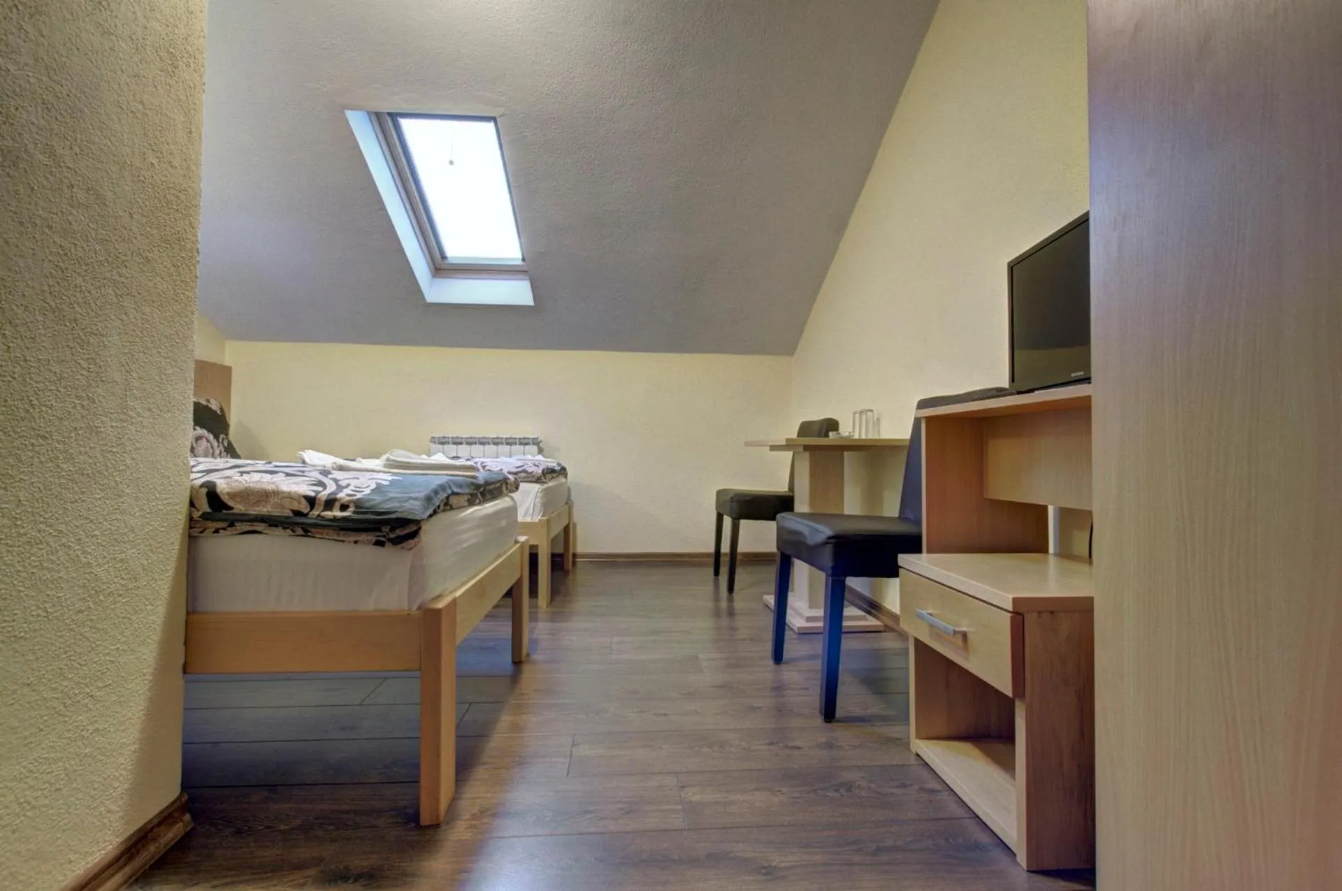 Bed in Tihe Noci Motel