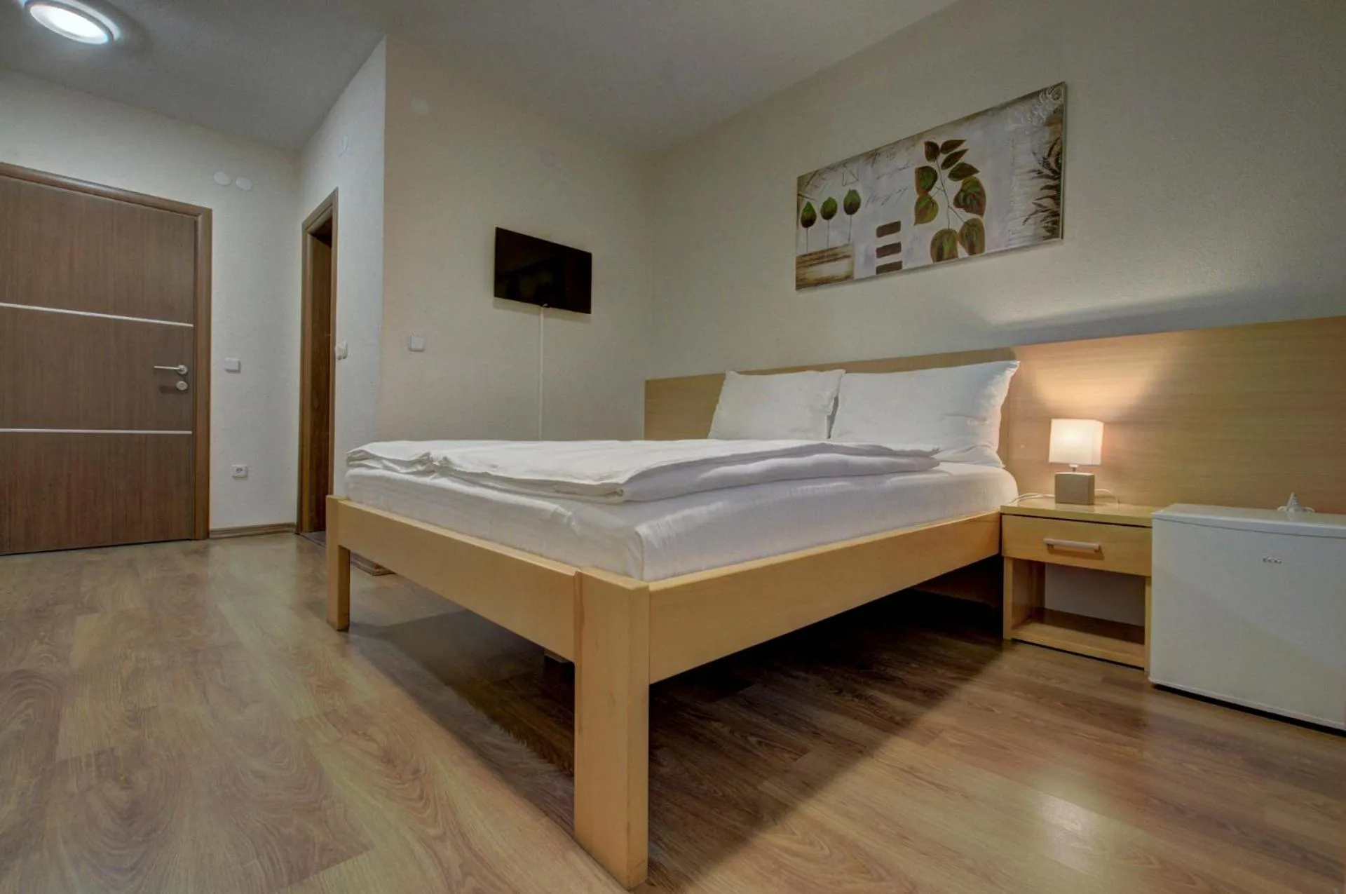 Bed in Tihe Noci Motel