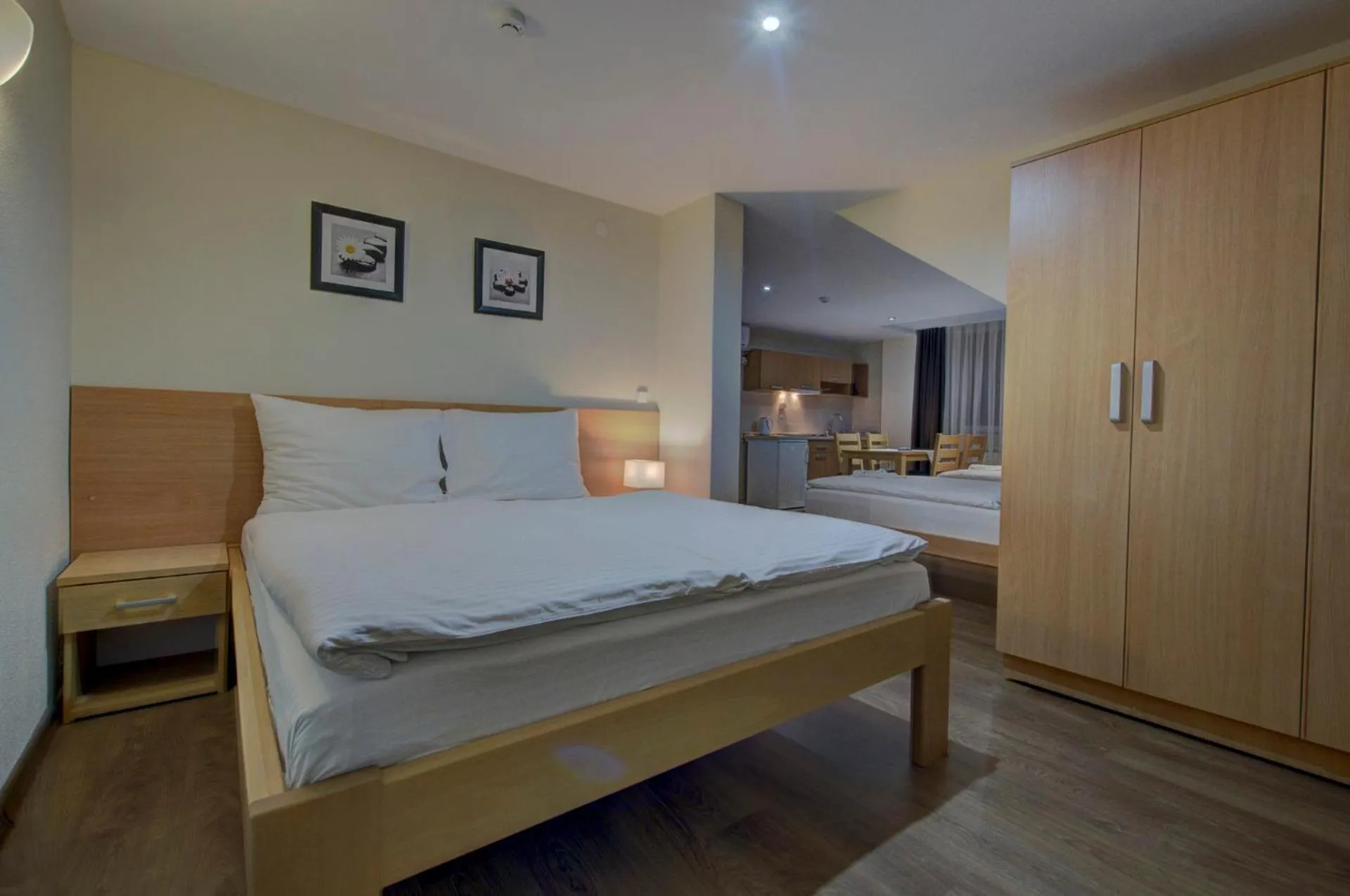 Bed in Tihe Noci Motel