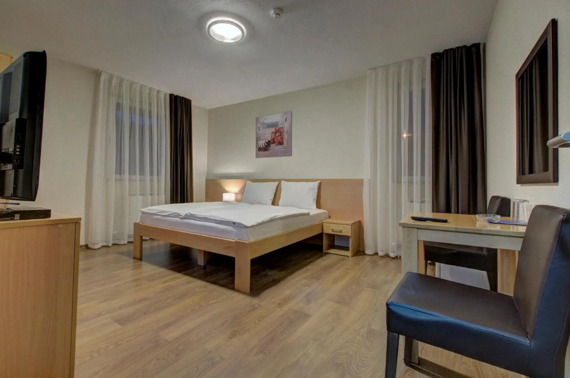 Bed in Tihe Noci Motel