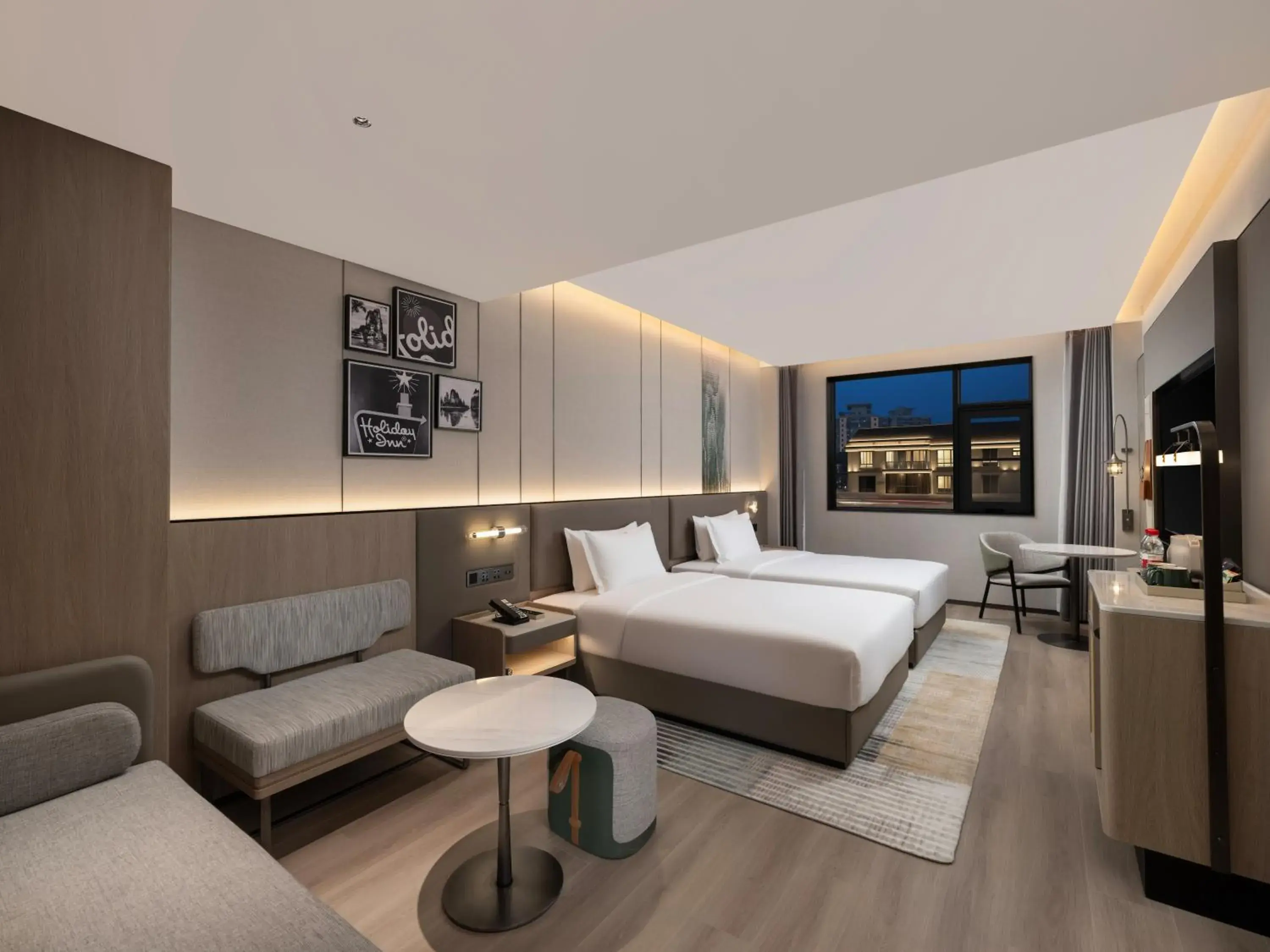 Premium Double Room with Two Double Beds in Holiday Inn Guilin Qixing by IHG Premium Double Room with Two Double Beds in Holiday Inn Guilin Qixing by IHG