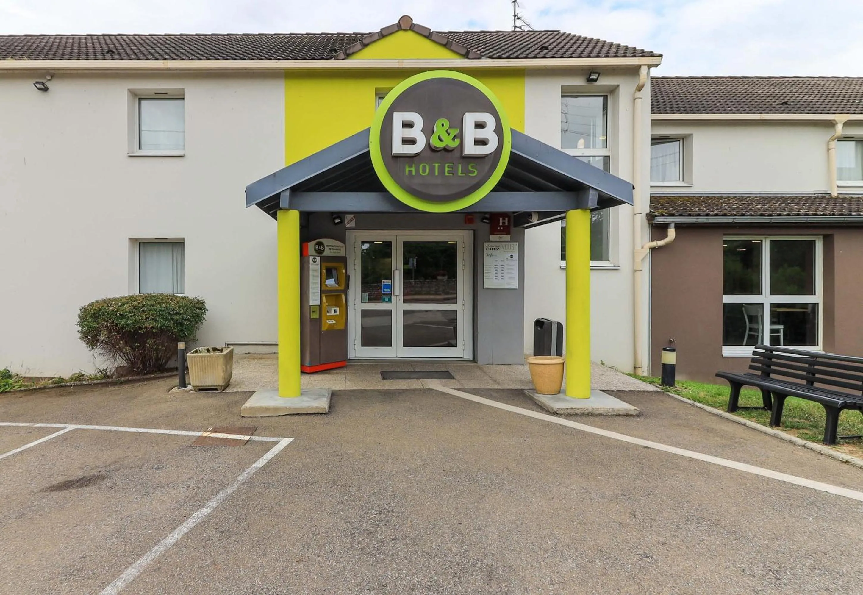 Facade/entrance in B&B HOTEL Chalon-Sur-Saone Sud