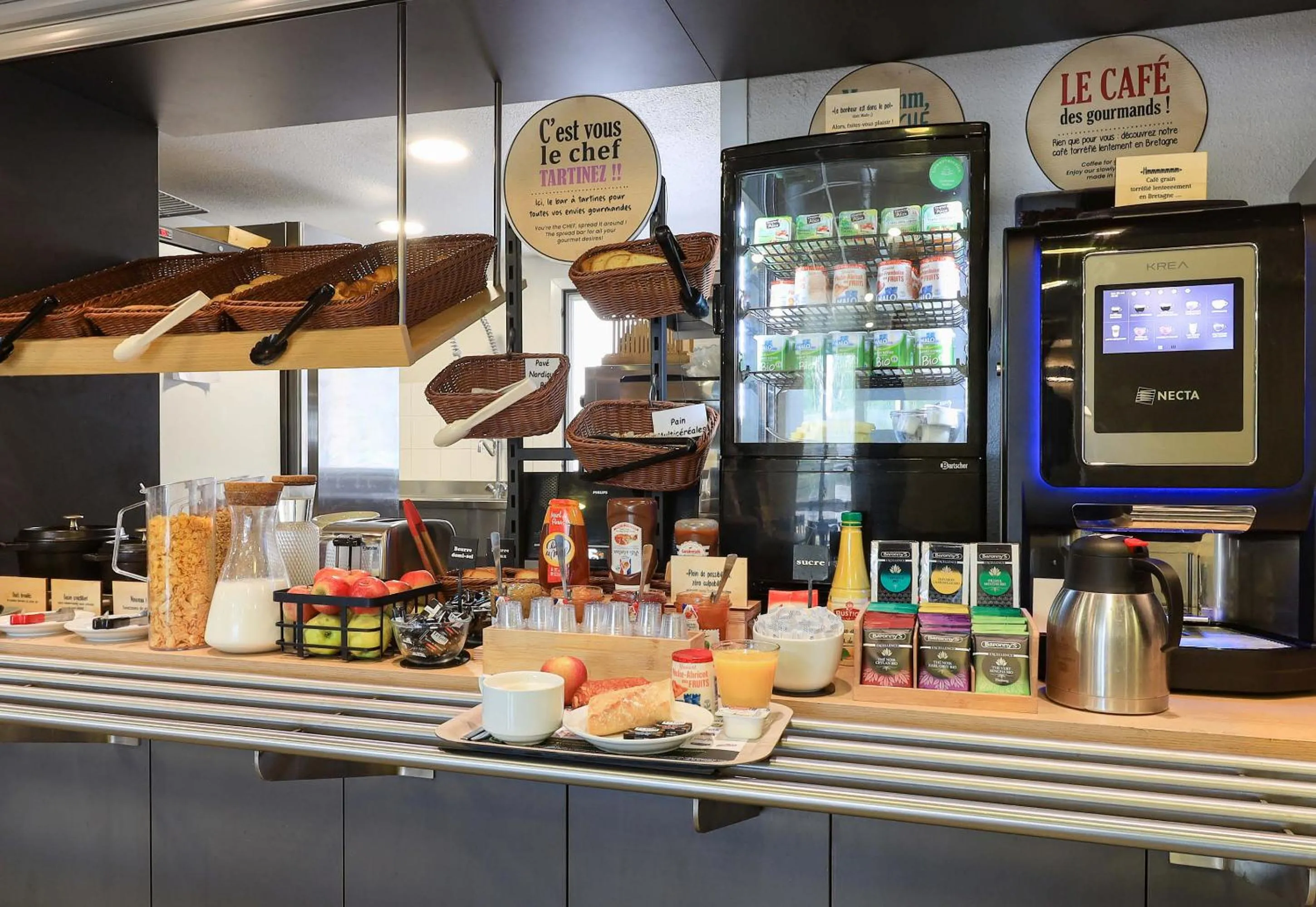 Buffet breakfast in B&B HOTEL Chalon-Sur-Saone Sud