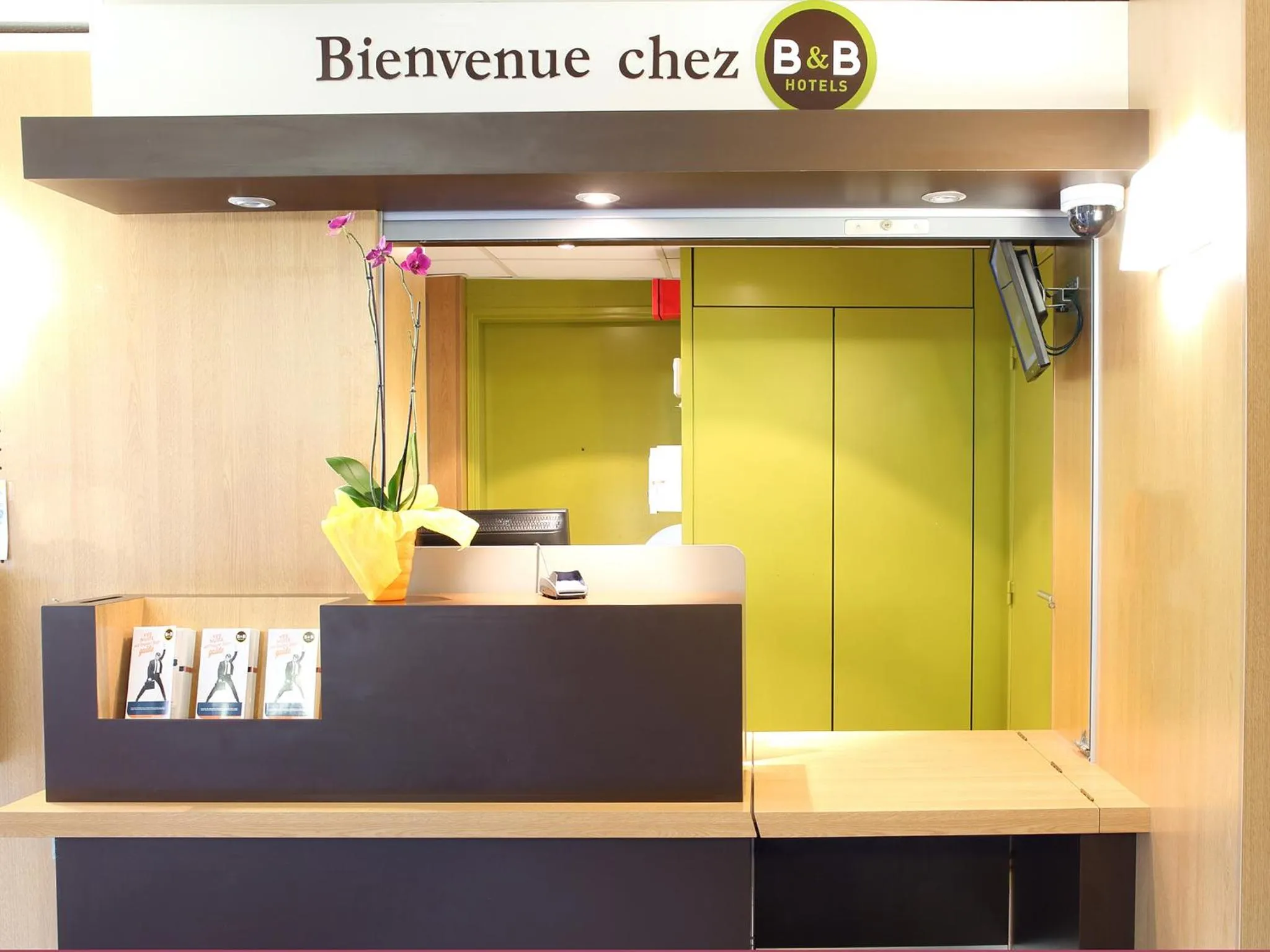 Lobby or reception in B&B HOTEL Montpellier 2