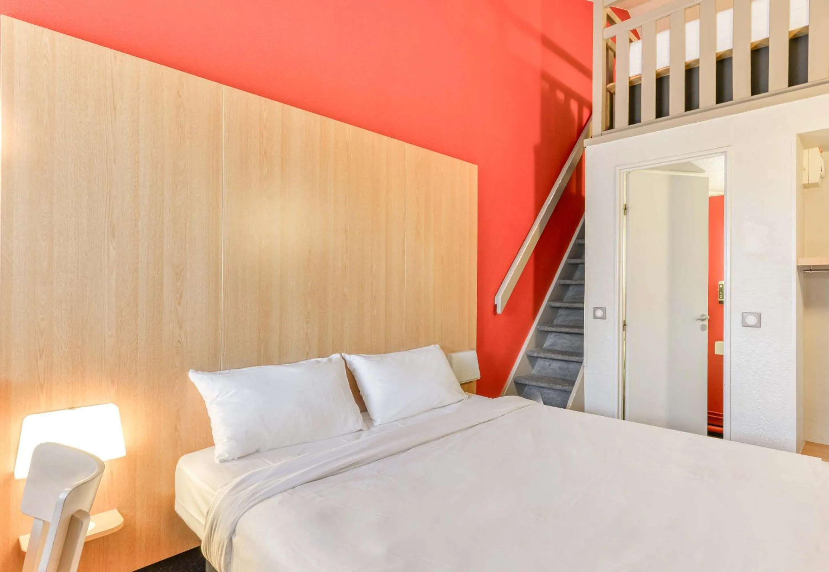 Bedroom, Bed in B&B HOTEL Montpellier 2