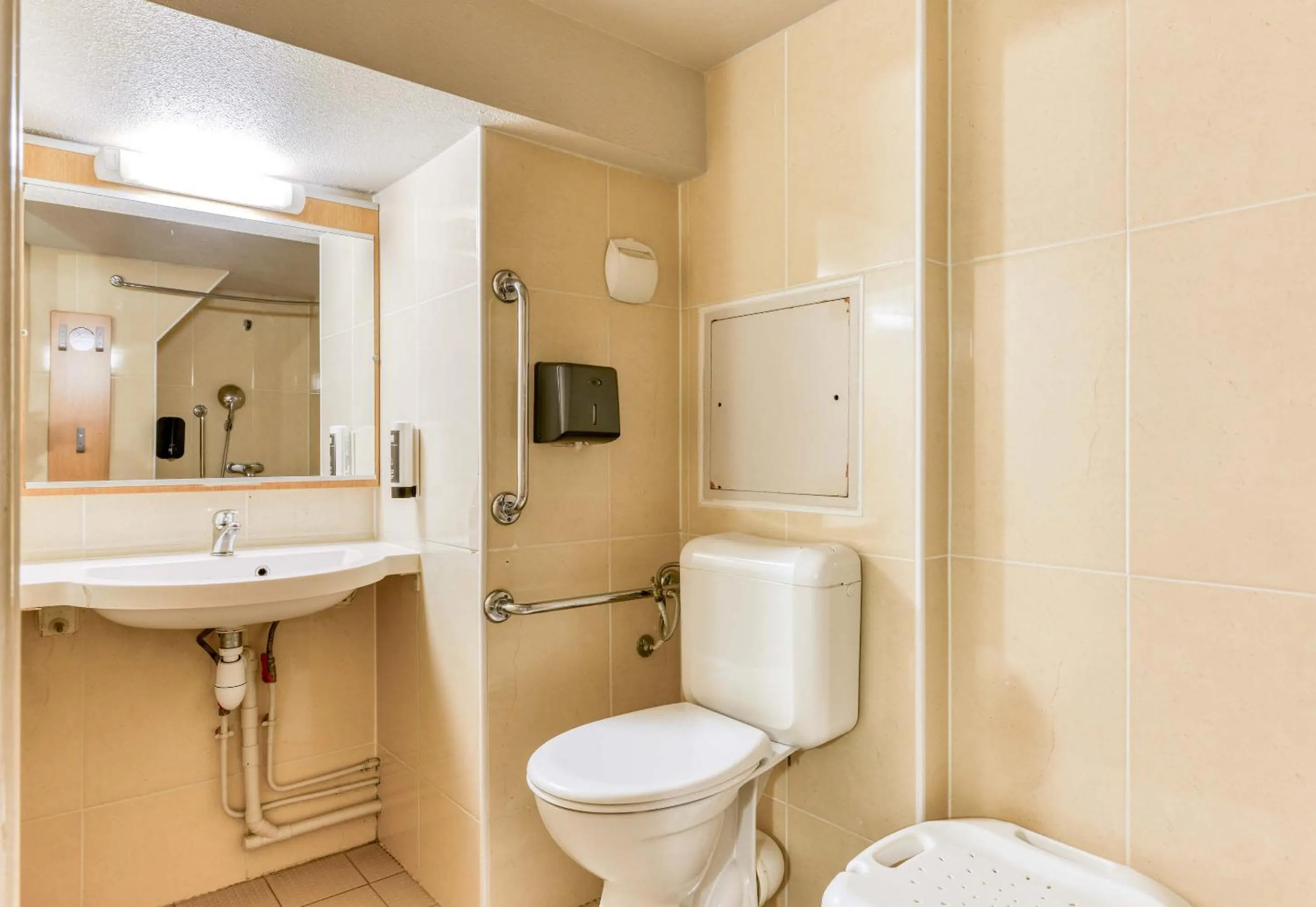 Bathroom in B&B HOTEL Montpellier 2