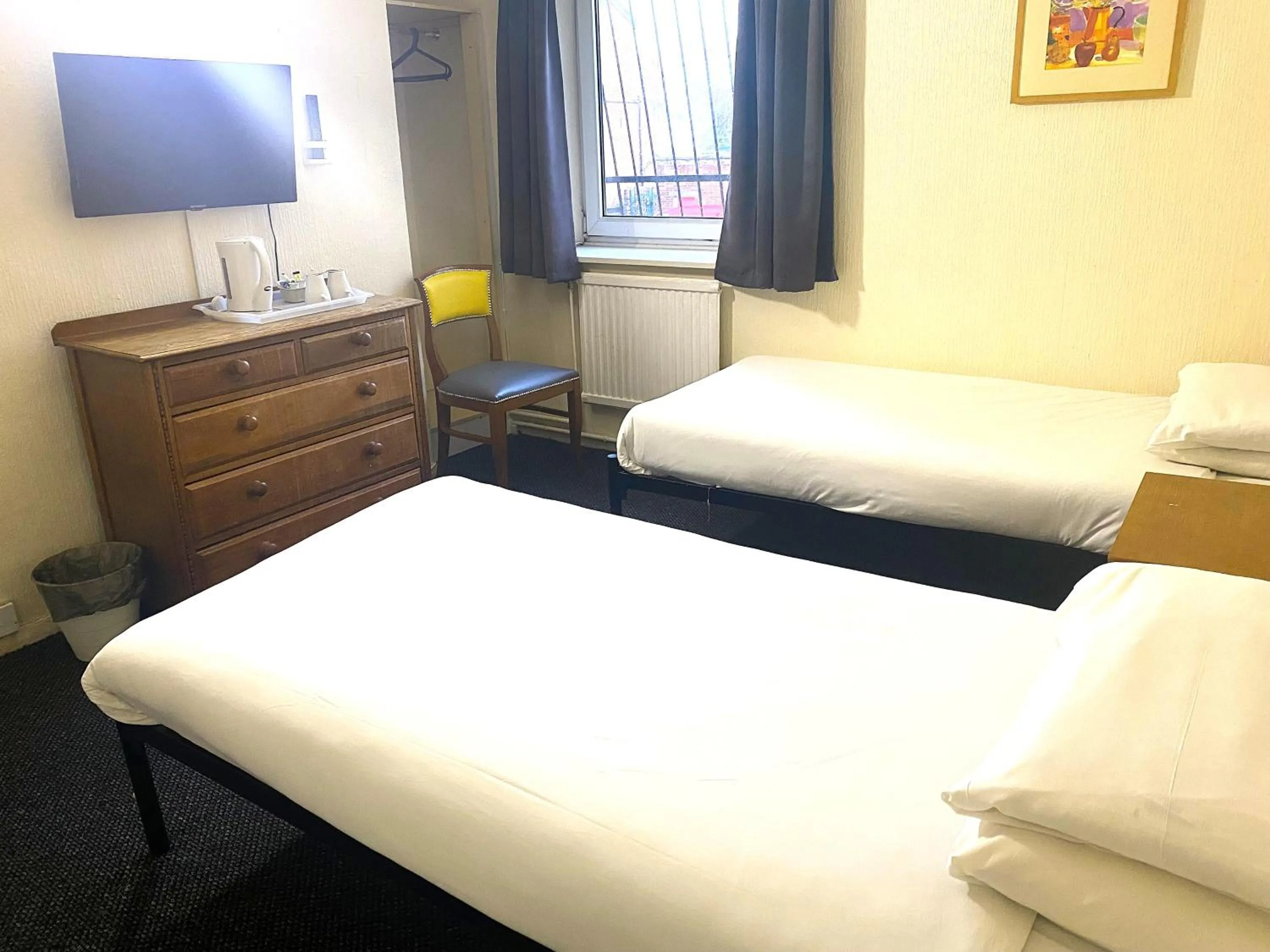 Bedroom, Bed in Hotel 346