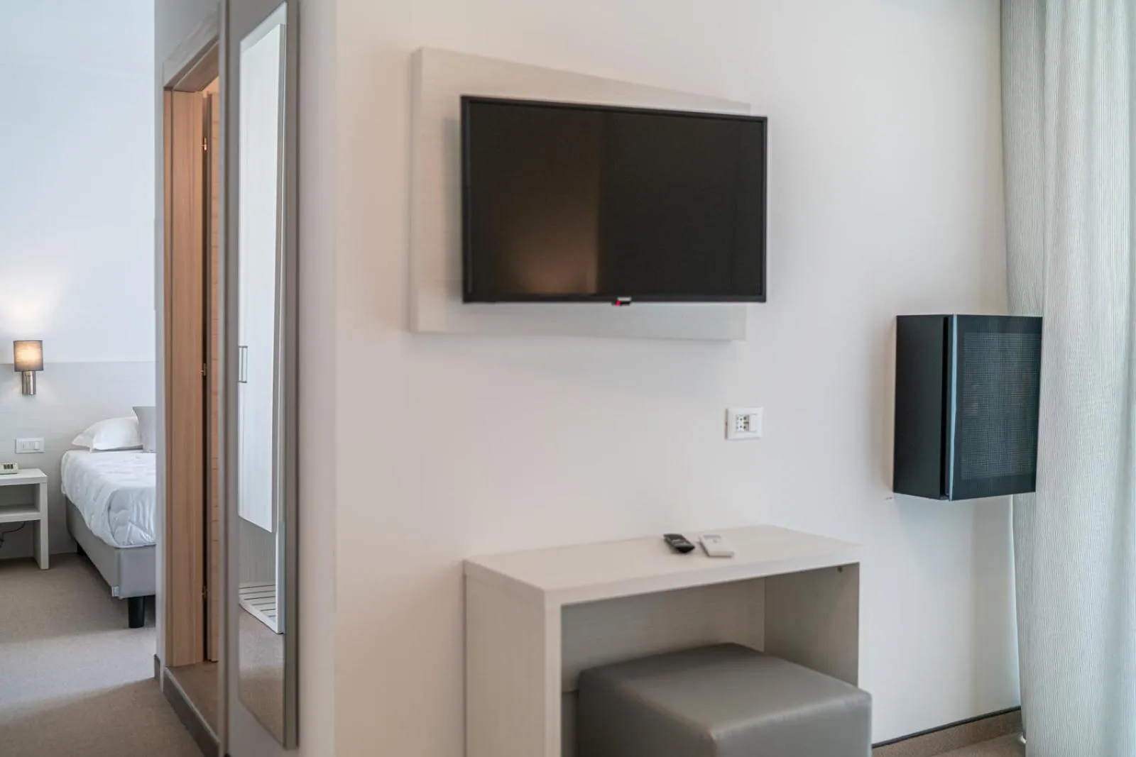 TV and multimedia, Bed in Hotel Centrale