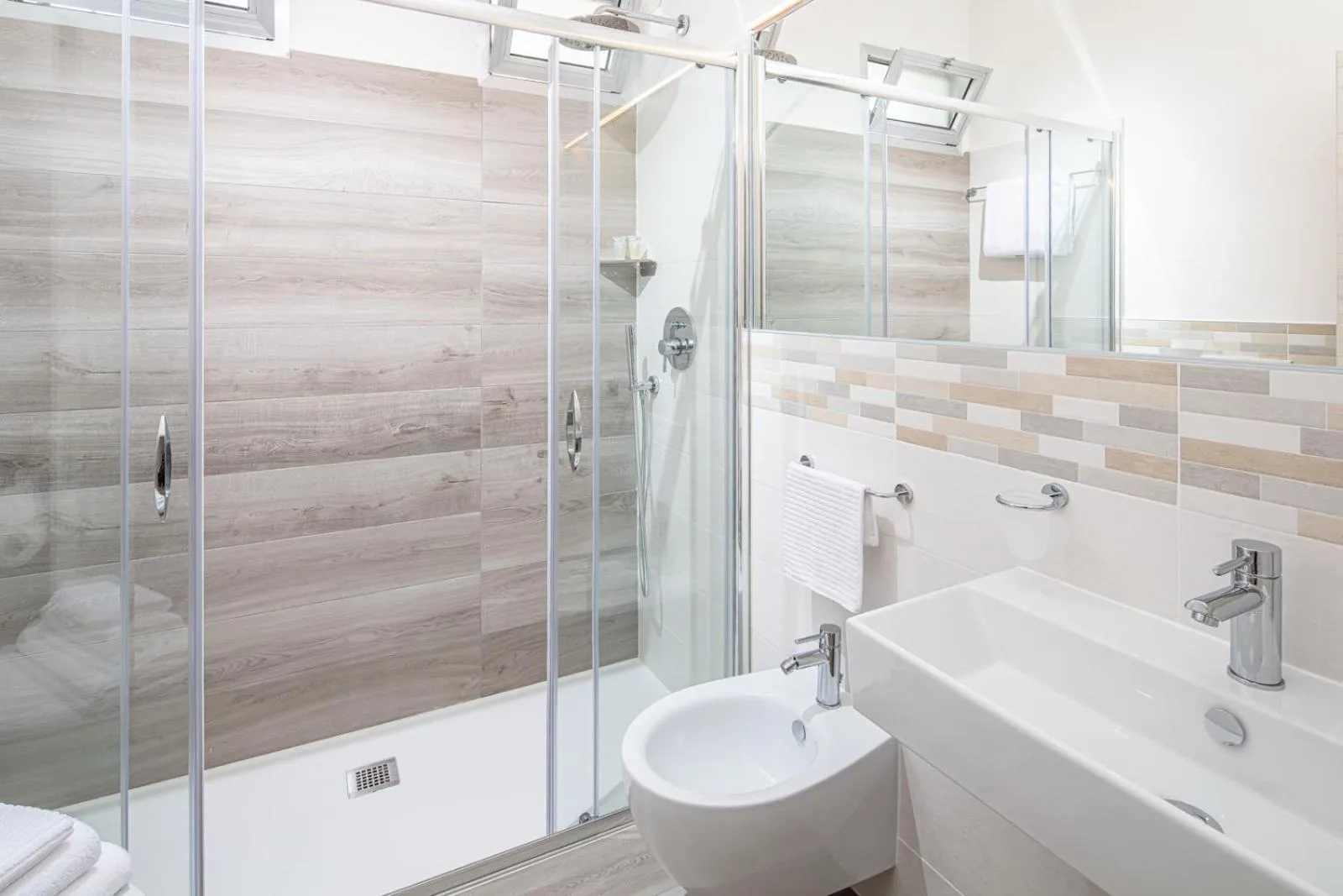 Shower in Hotel Centrale