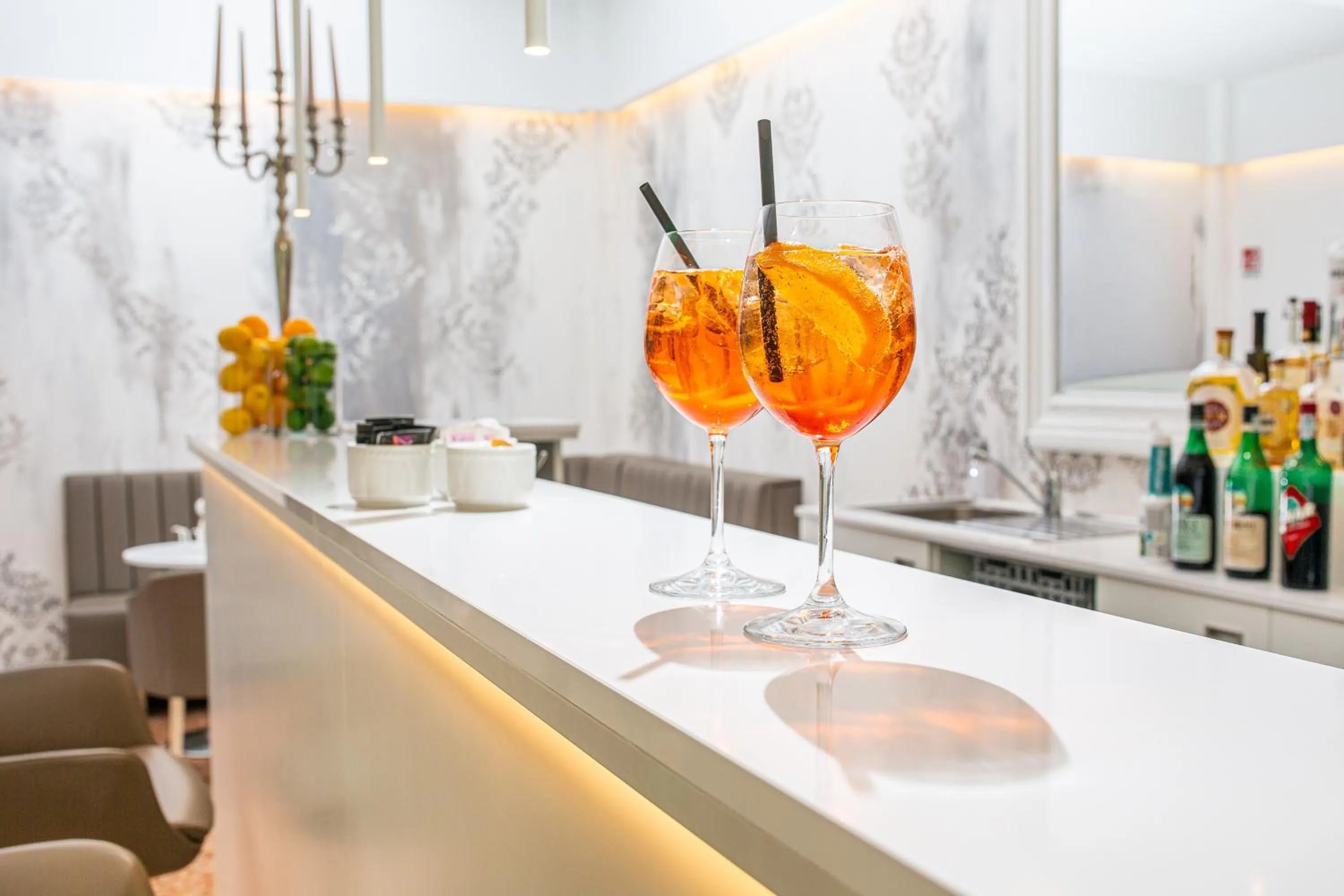 Lounge or bar in Hotel Centrale