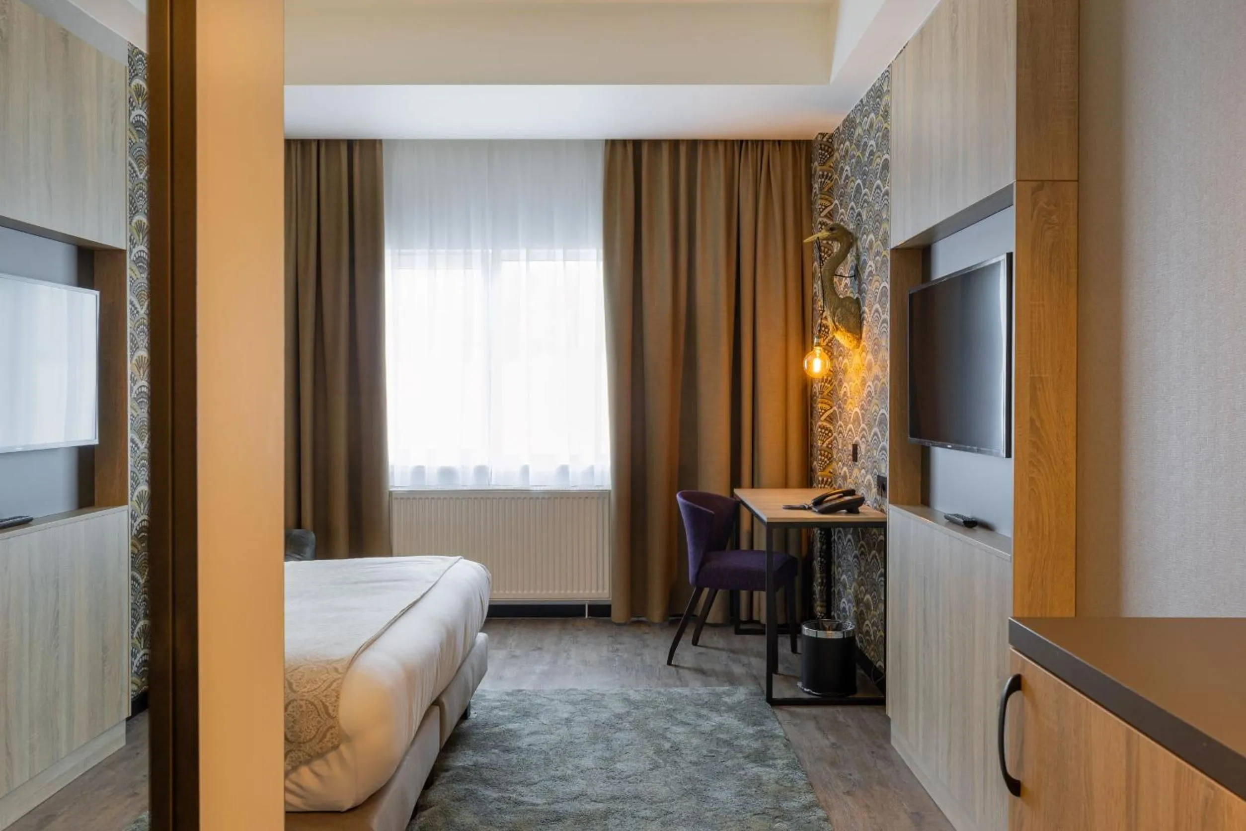 Bed in Shanghai Hotel Holland