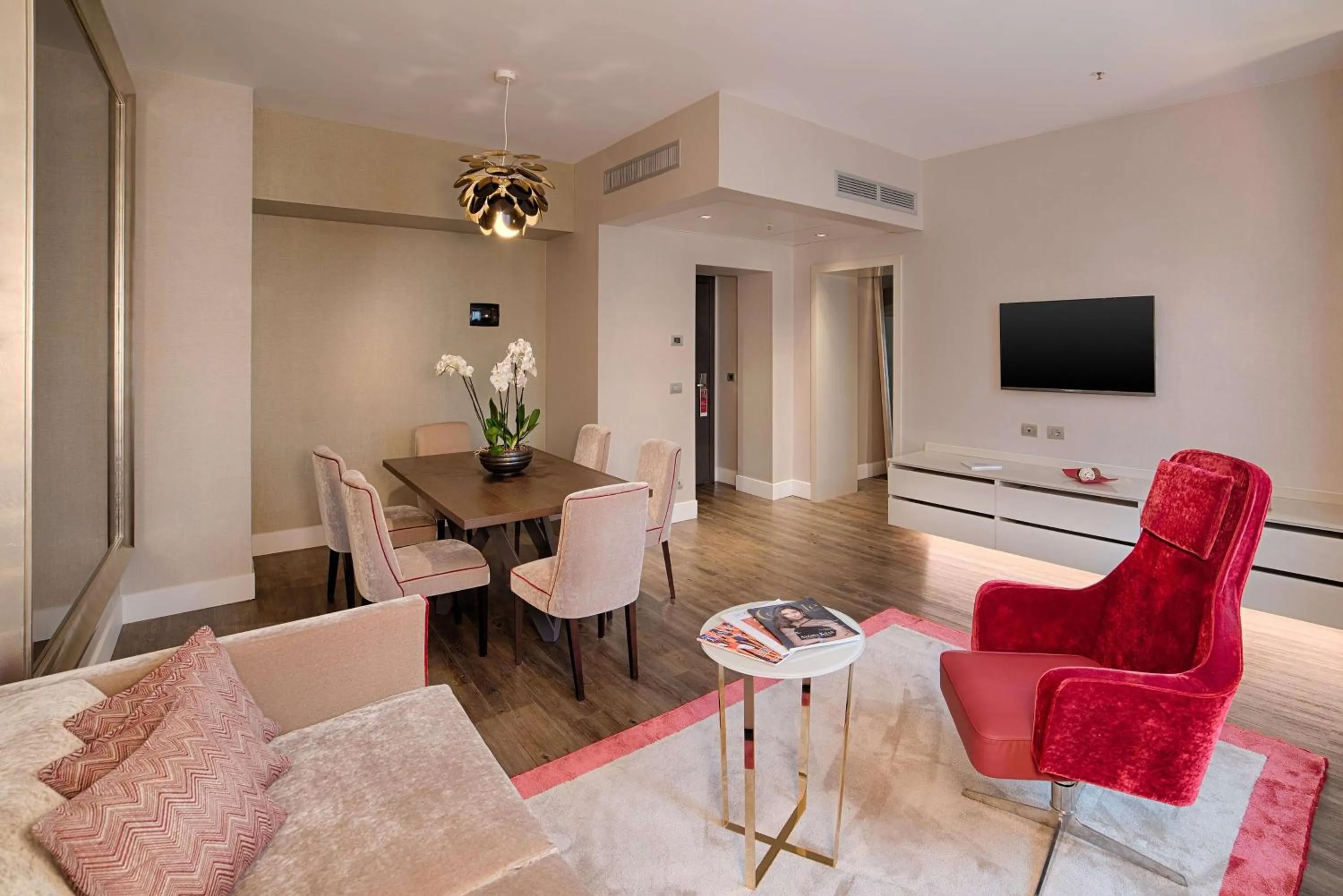 Photo of the whole room in NH Collection Palazzo Cinquecento