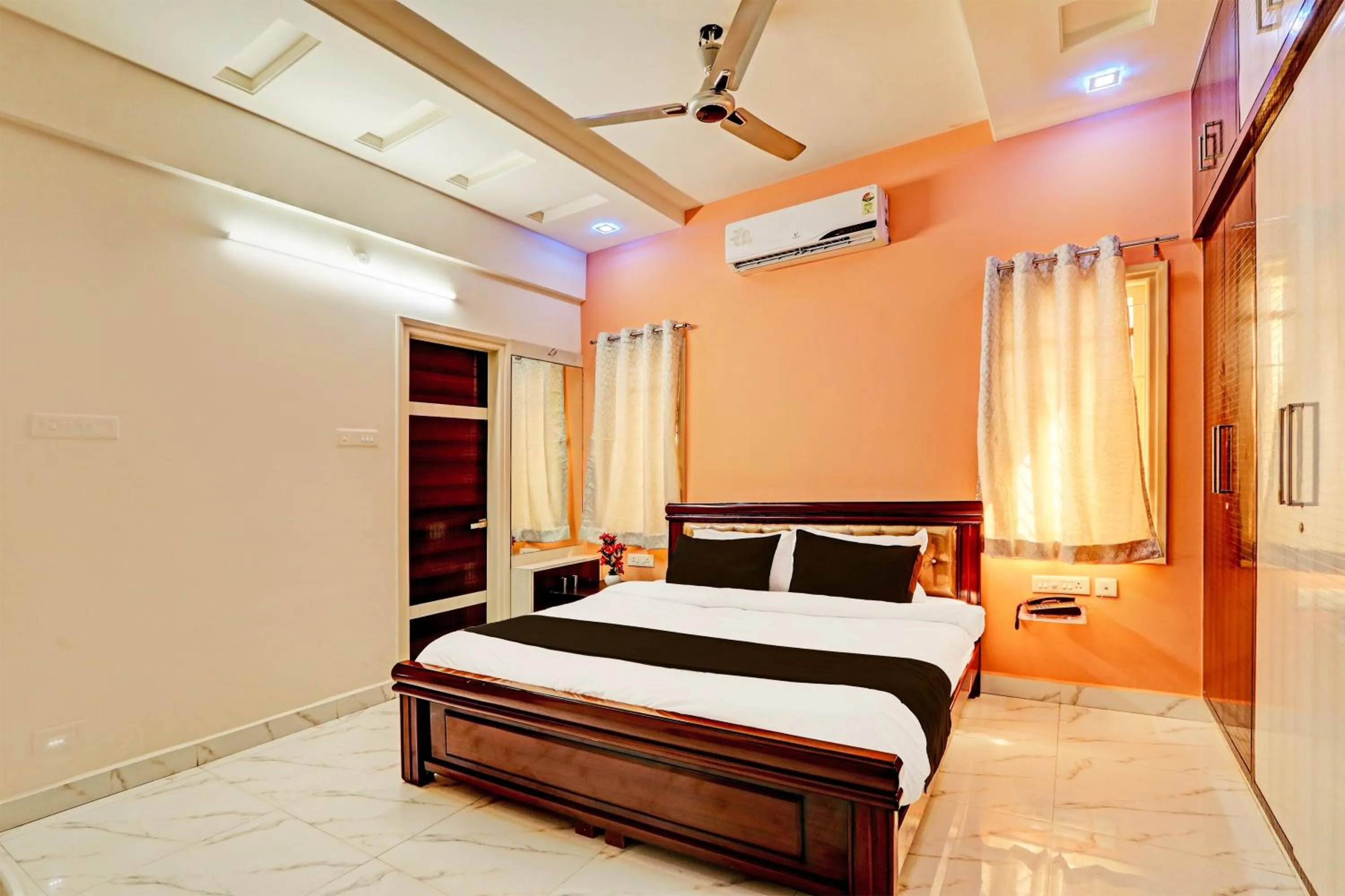 Bedroom, Bed in Super Collection O Q Suites Madhapur