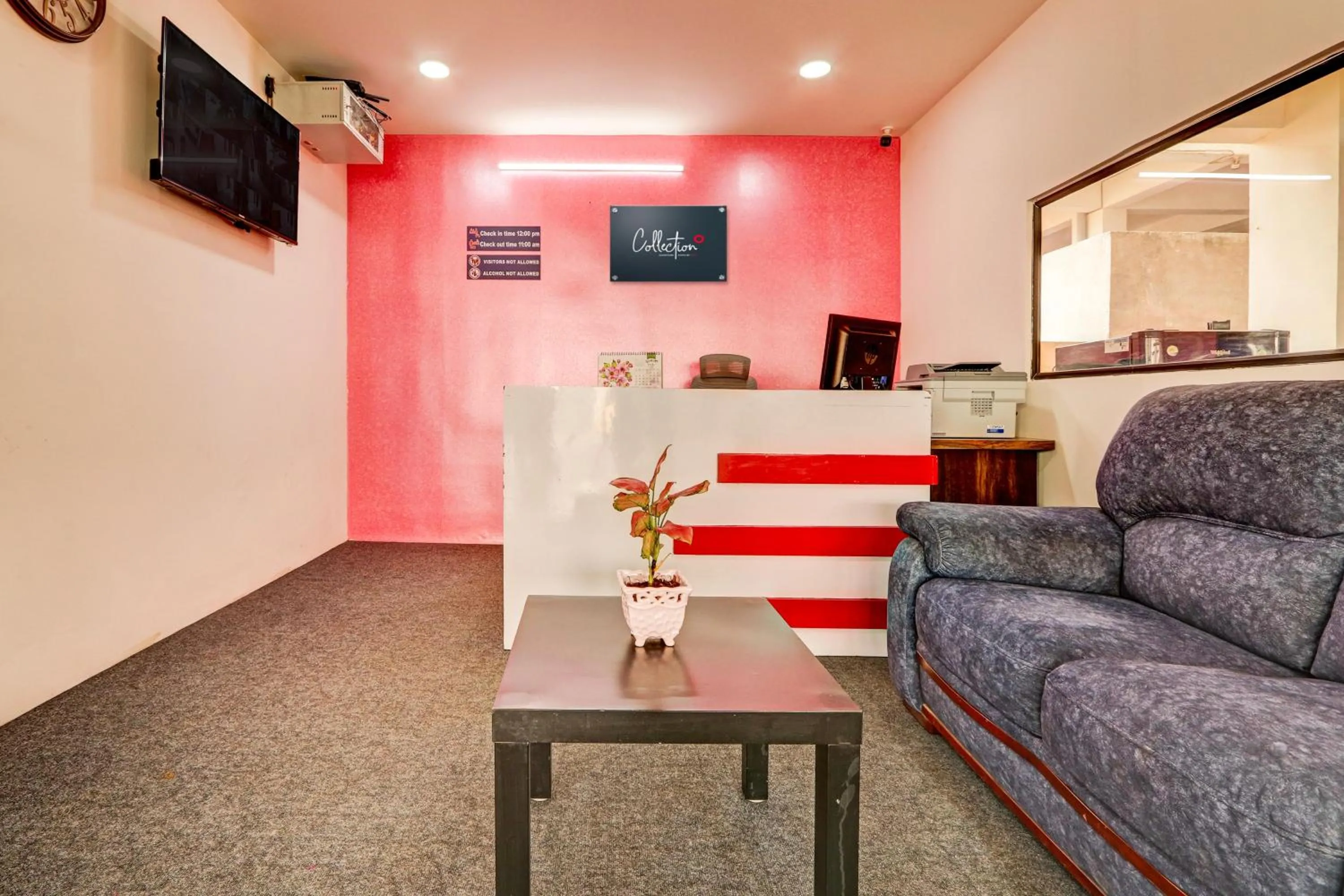 Lobby or reception in Super Collection O Q Suites Madhapur