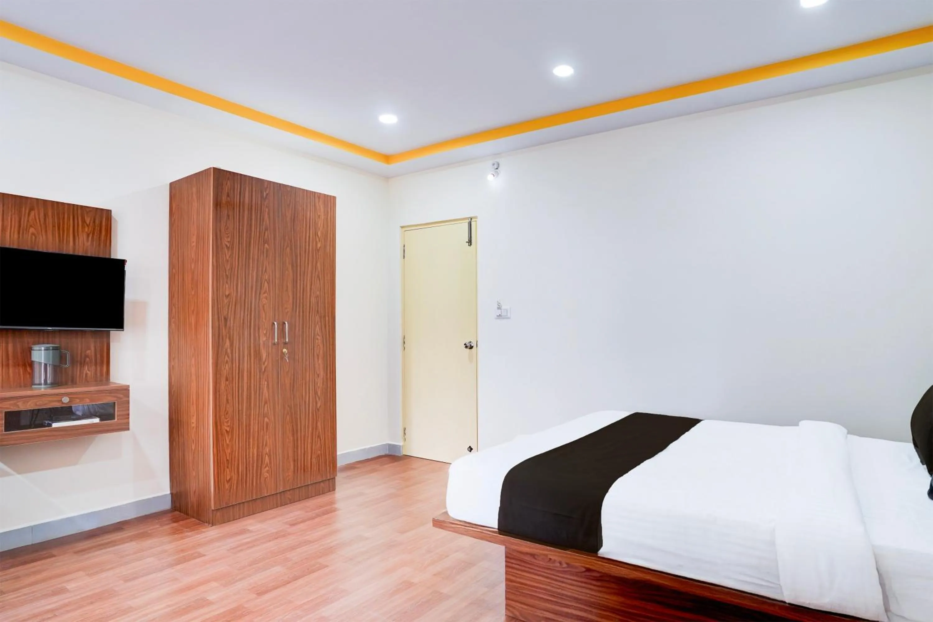 Bedroom, Bed in Hotel O By OYO Shiva's Inn