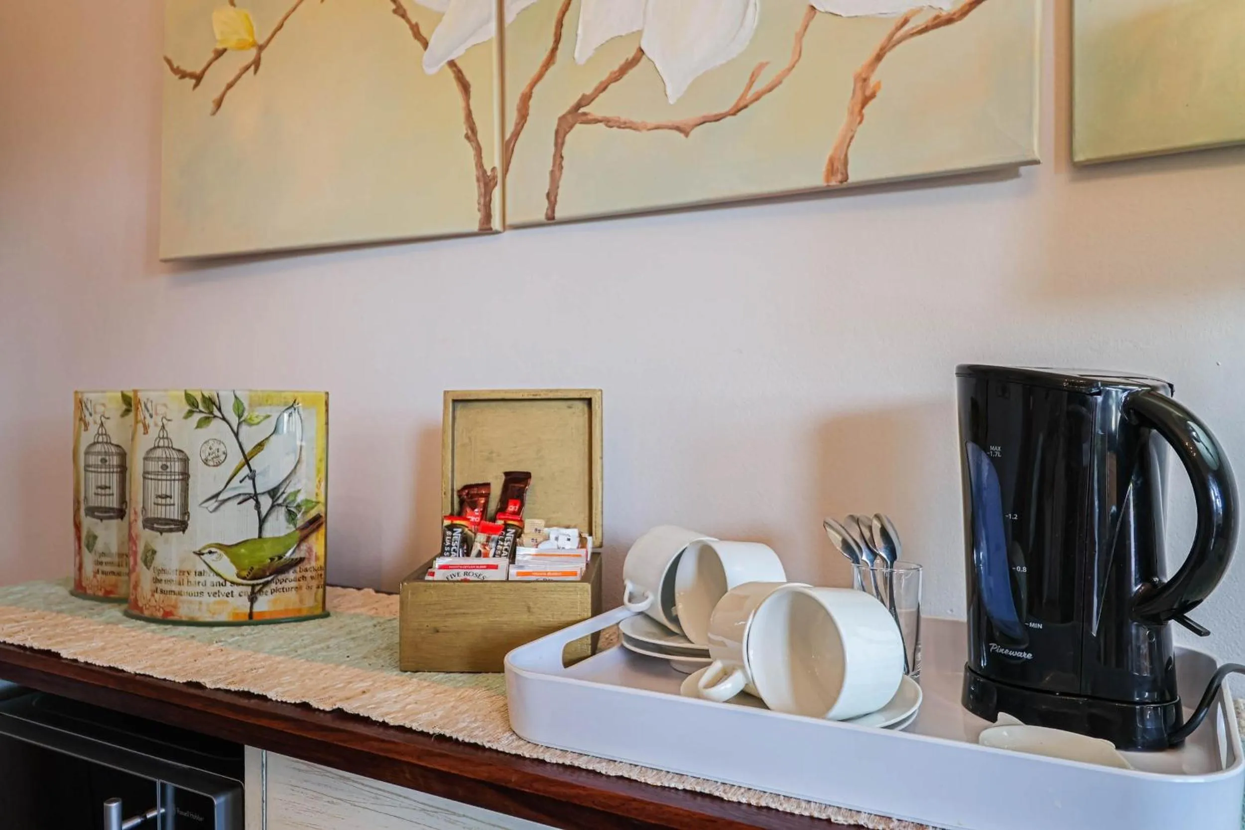 Coffee/tea facilities in Amber Guest Lodge