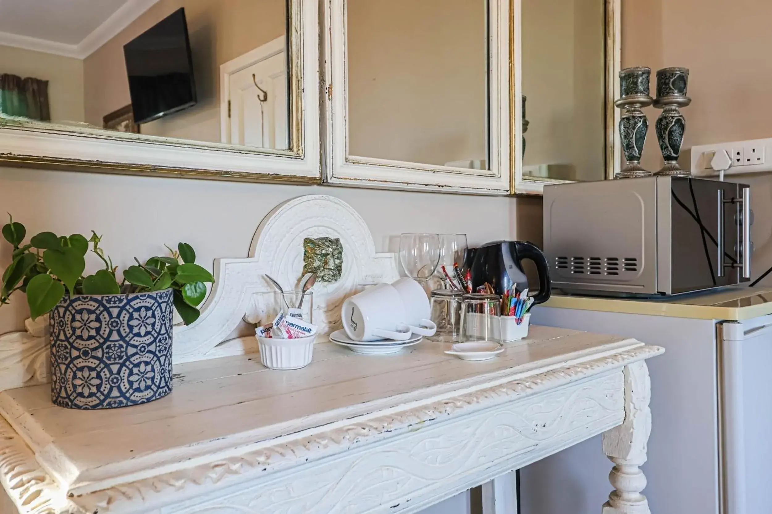 Double Room with Lagoon View in Amber Guest Lodge Double Room with Lagoon View in Amber Guest Lodge