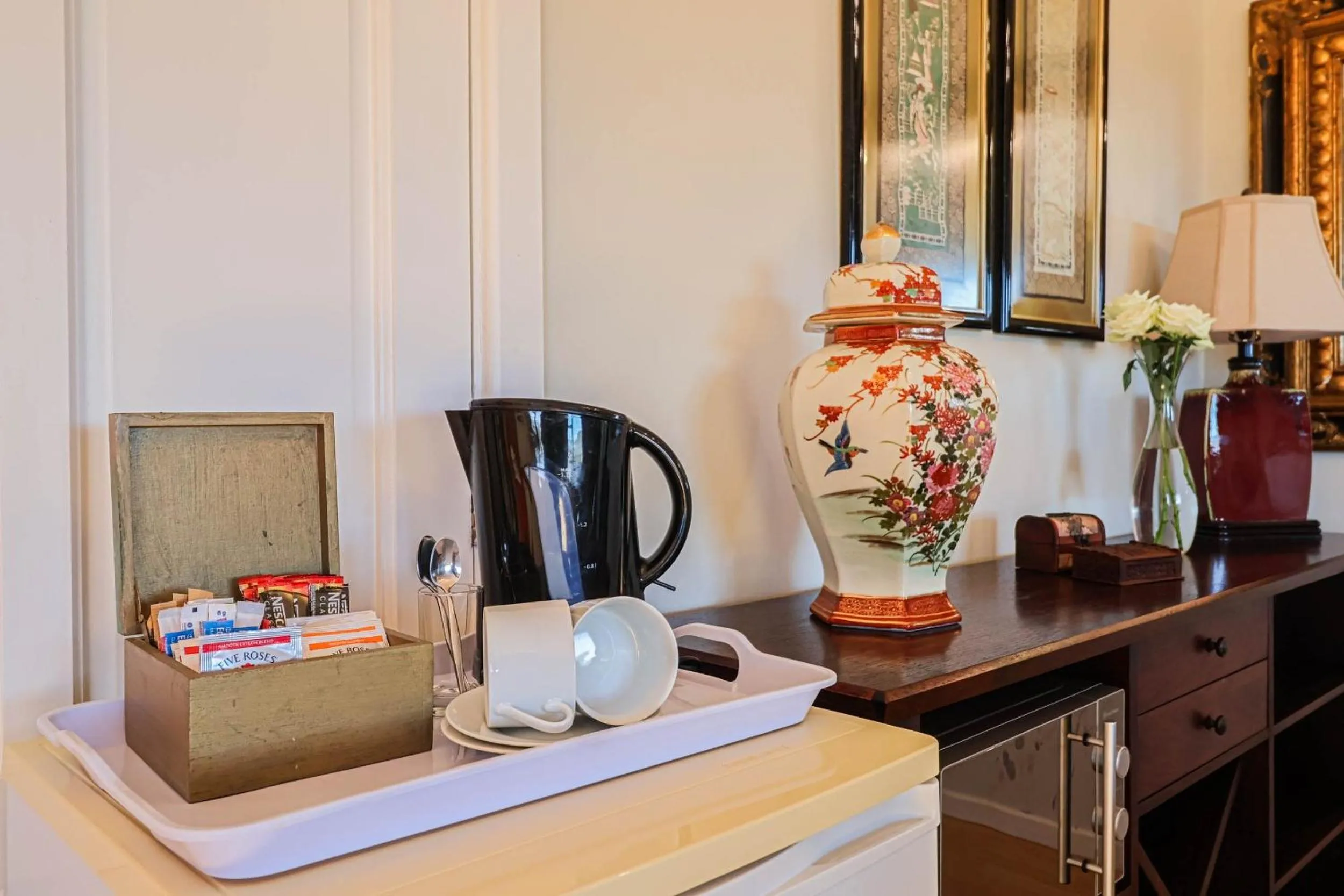 Coffee/tea facilities in Amber Guest Lodge