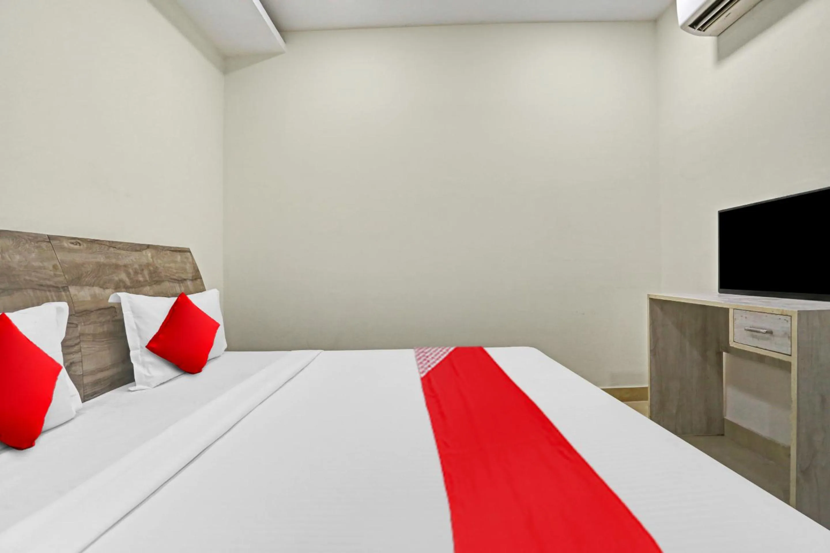 Bedroom, Bed in Hotel O Premium Rooms