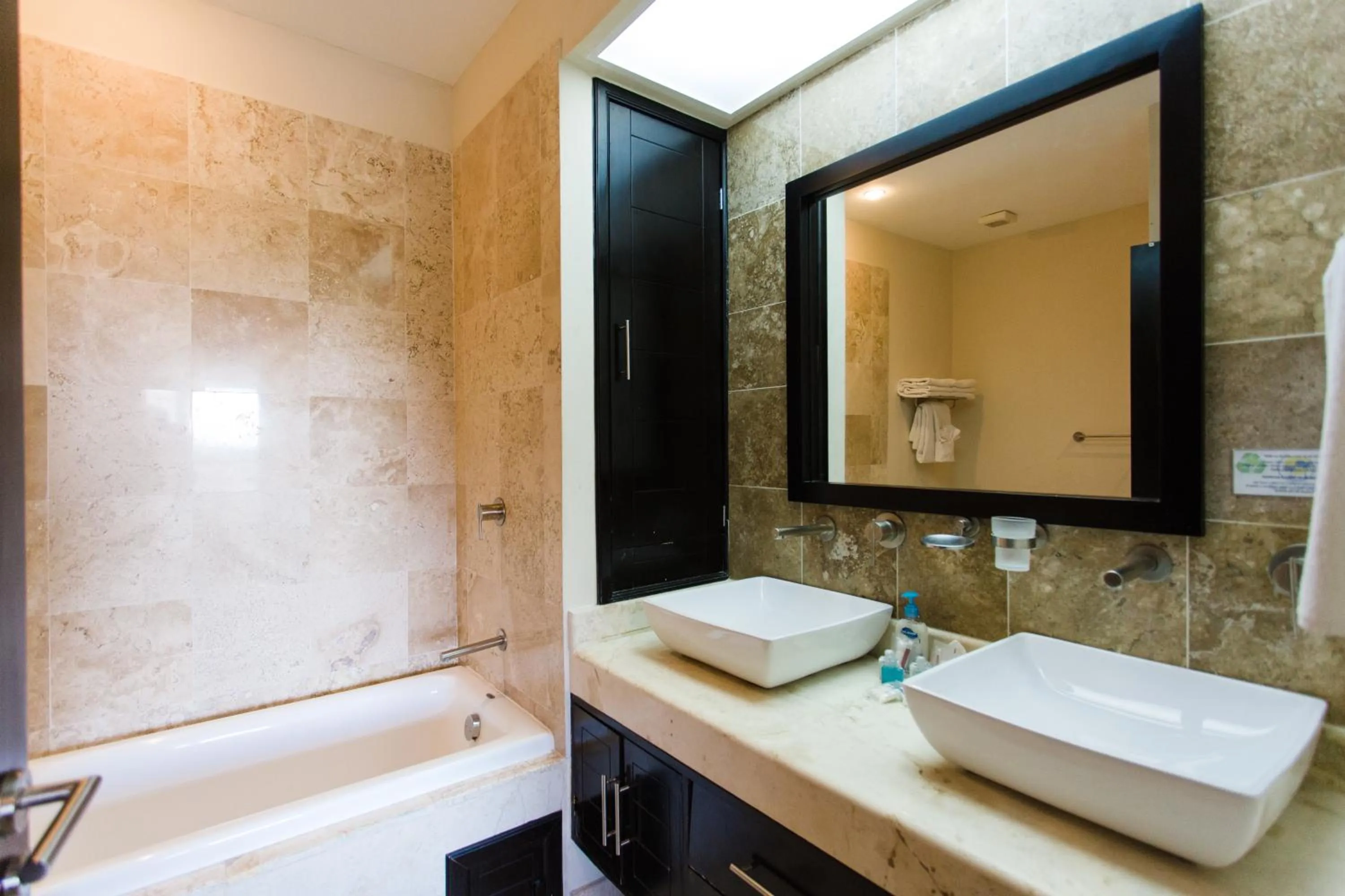 Bathroom in Oceanfront el Faro Surf 302