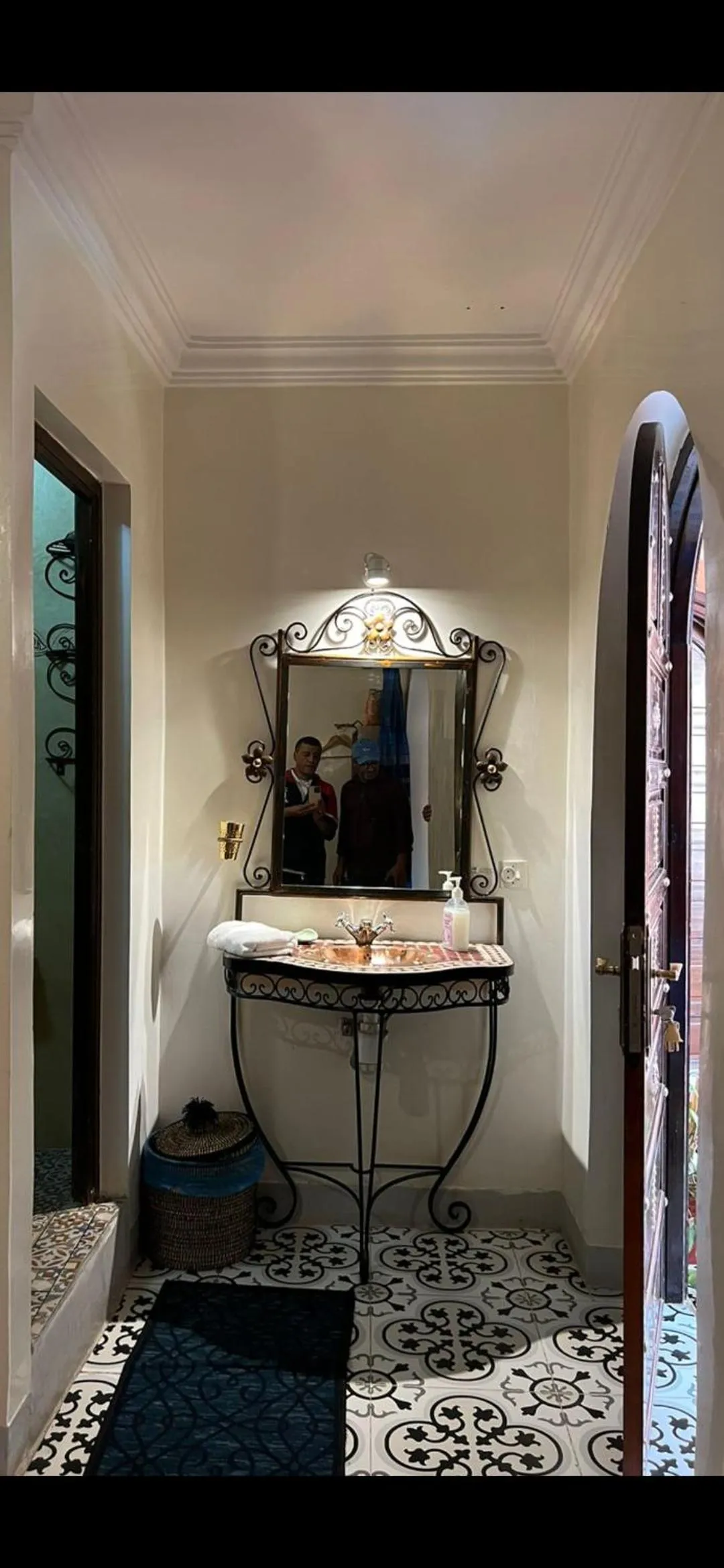 Photo of the whole room, Bed in Riad Konouz