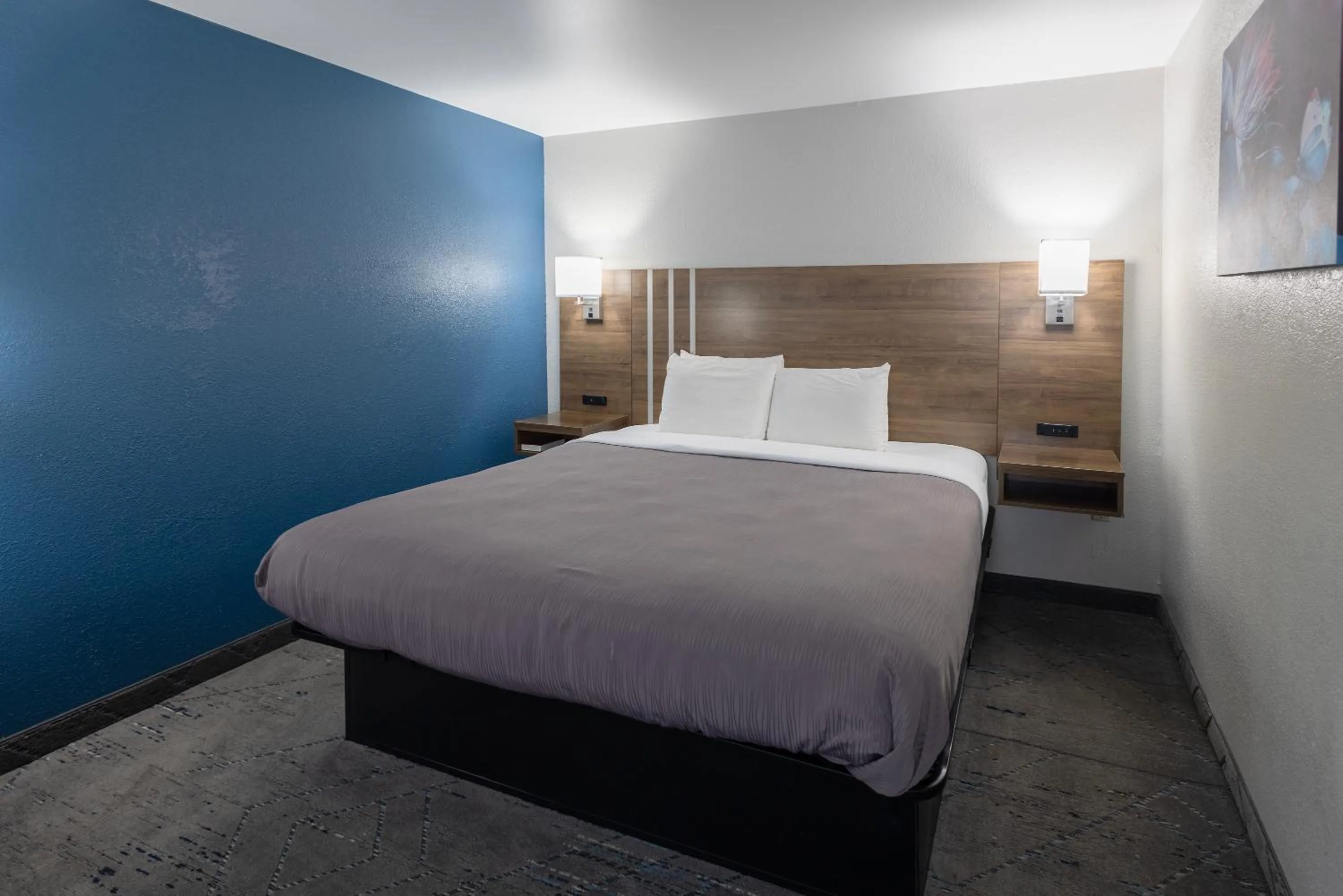 Bed in Countryside Inn and Suites