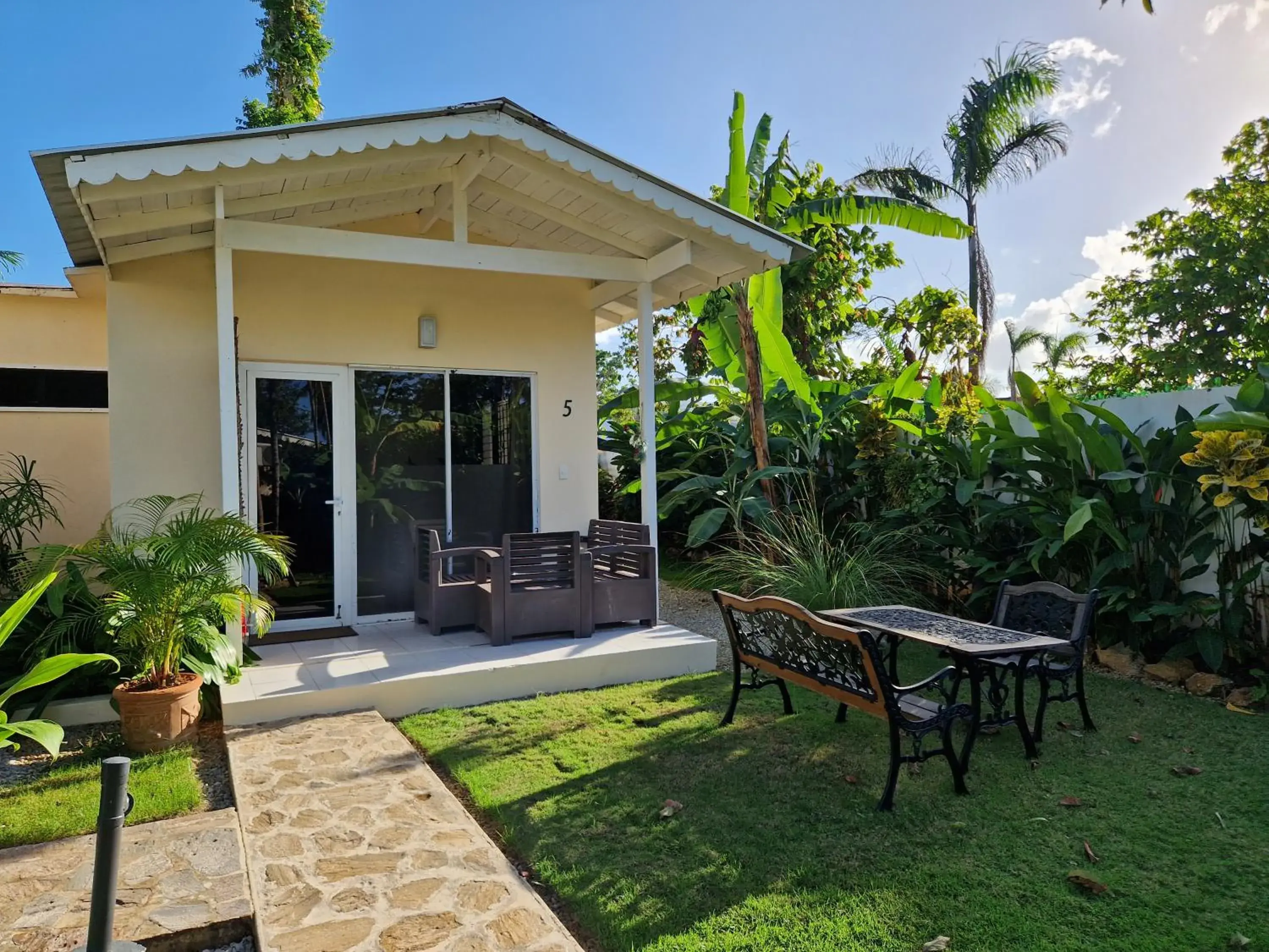 Two-Bedroom Bungalow in Hotel Enjoy Two-Bedroom Bungalow in Hotel Enjoy